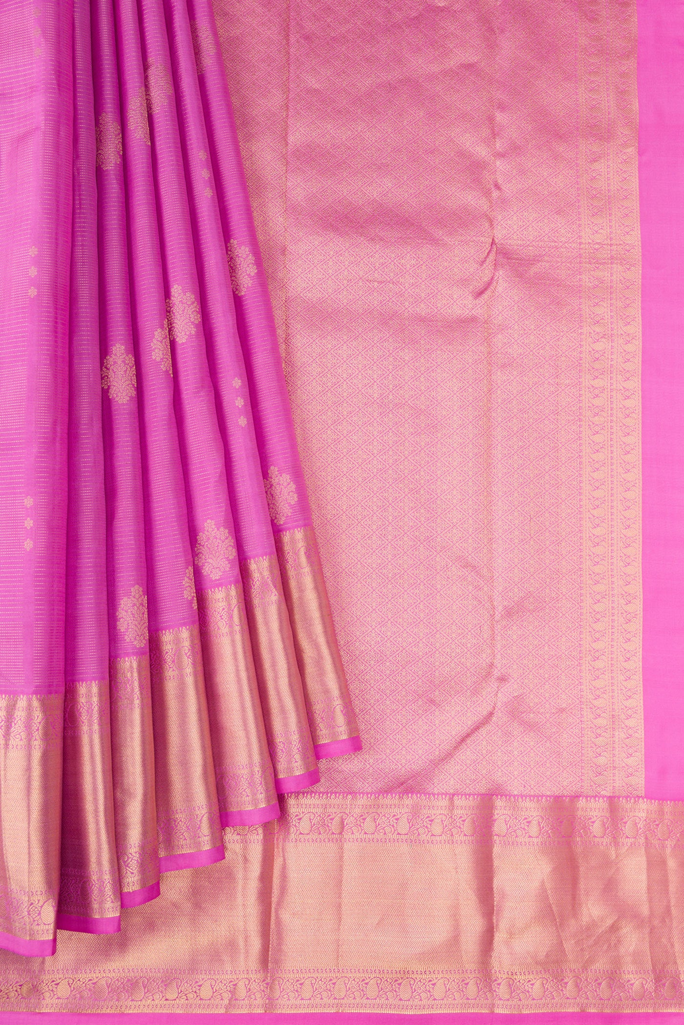 Pleats and pallu of Lavender Dual Tone Kanjivaram Silk Saree with Zari Butta on the body and Zari Border. 