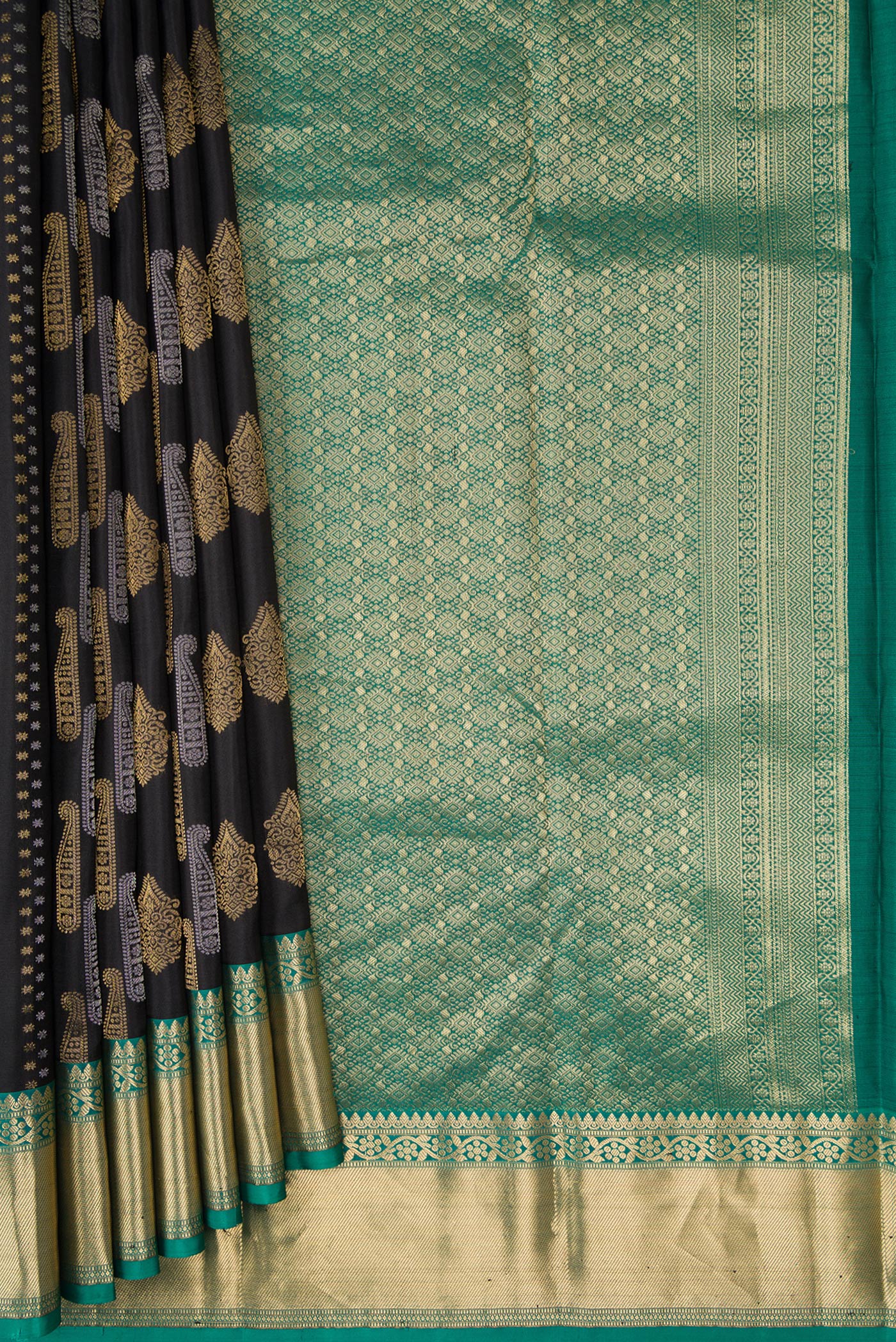 Pleats and pallu of Black Dual Tone Kanjivaram Silk Saree with Zari Butta on the body and Zari Border. 