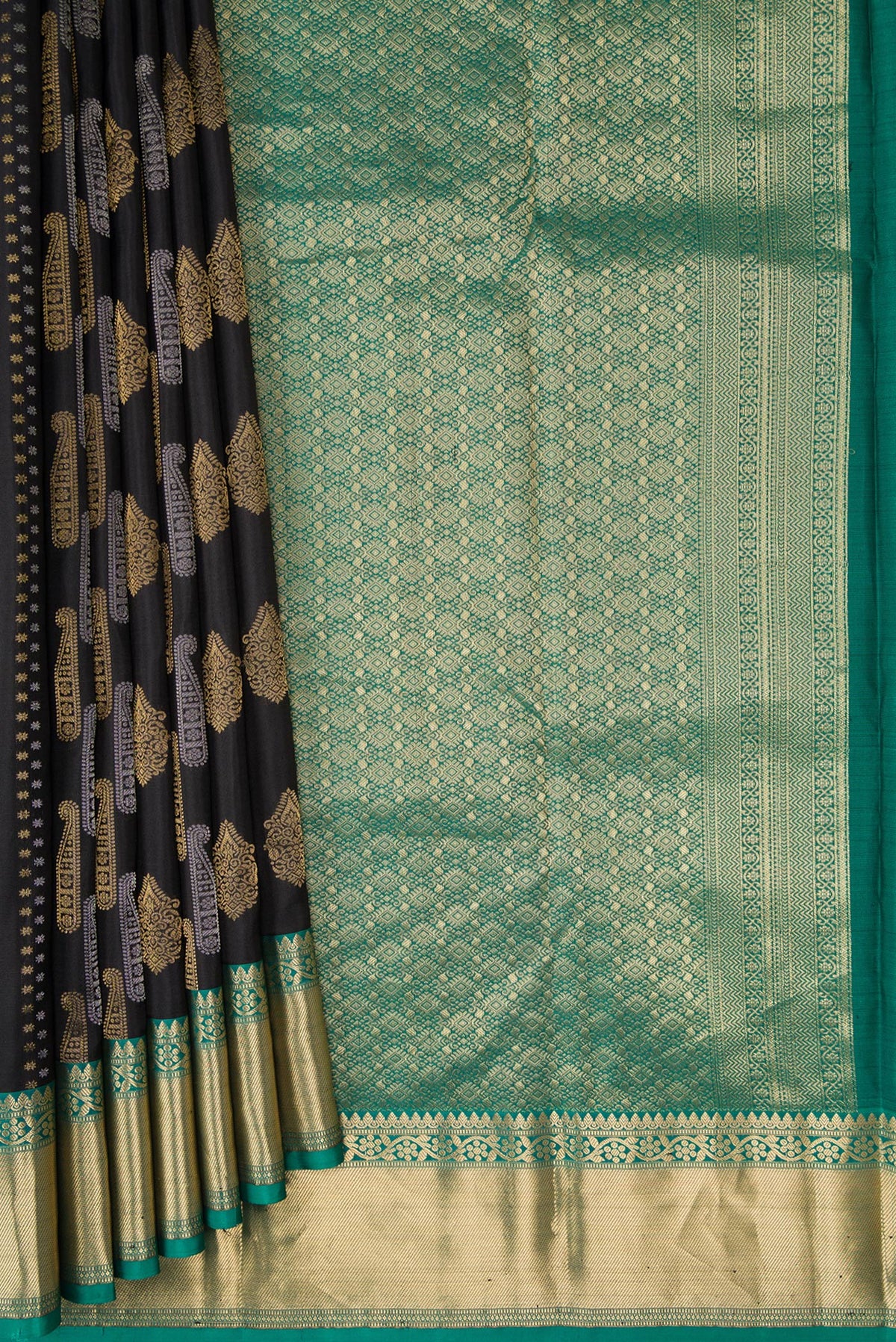 Pleats and pallu of Black Dual Tone Kanjivaram Silk Saree with Zari Butta on the body and Zari Border. 