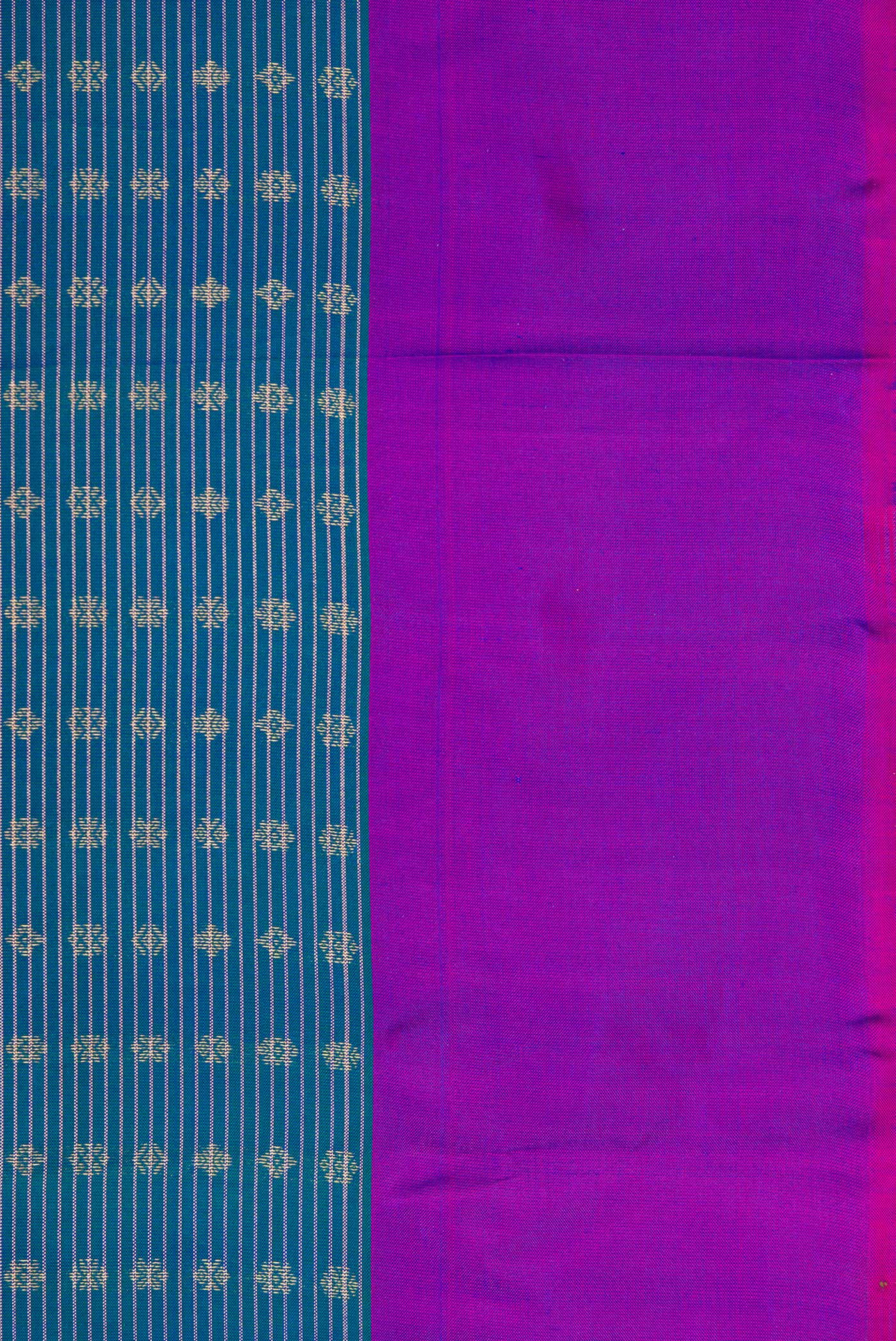 Border image of Peacock Blue Dual Tone Kanchipuram Silk Saree with Stripes on the body and Plain Border. 