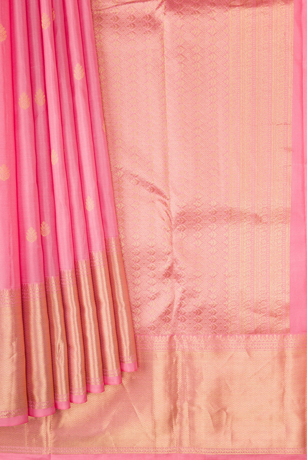 Pleats and pallu of Pink Dual Tone Kanchipuram Silk Saree with Zari Butta on the body and Zari Border. 