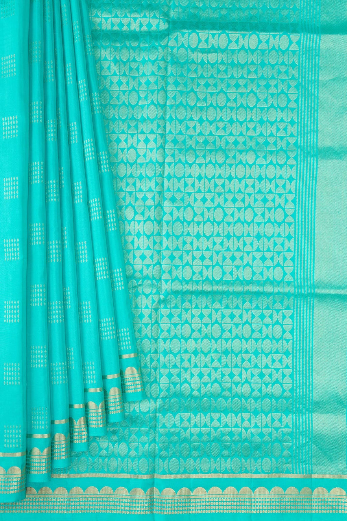 Pleats and pallu of Sea Green Dual Tone Soft Silk Saree with Zari Butta on the body and Zari Border. 