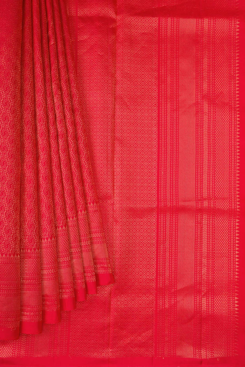 Pleats and pallu of Red Dual Tone Soft Silk Saree with Zari Brocade on the body and Zari Border. 