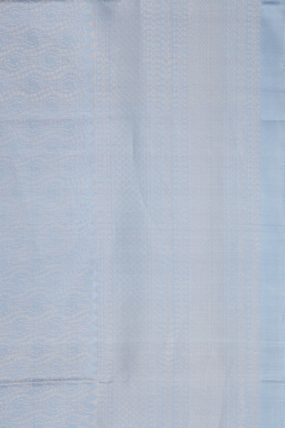 Border image of Grey Dual Tone Soft Silk Saree with Zari Brocade on the body and Zari Border. 