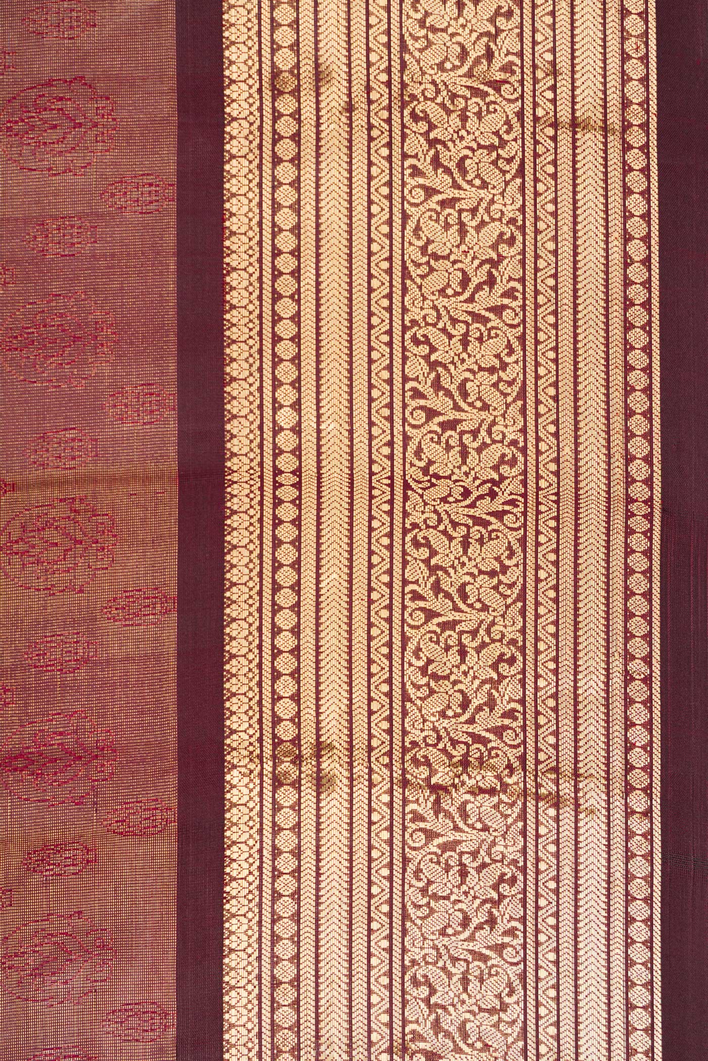 Border image of Maroon Dual Tone Kanchipuram Tissue Silk Saree with Zari Brocade on the body and Zari Border. 