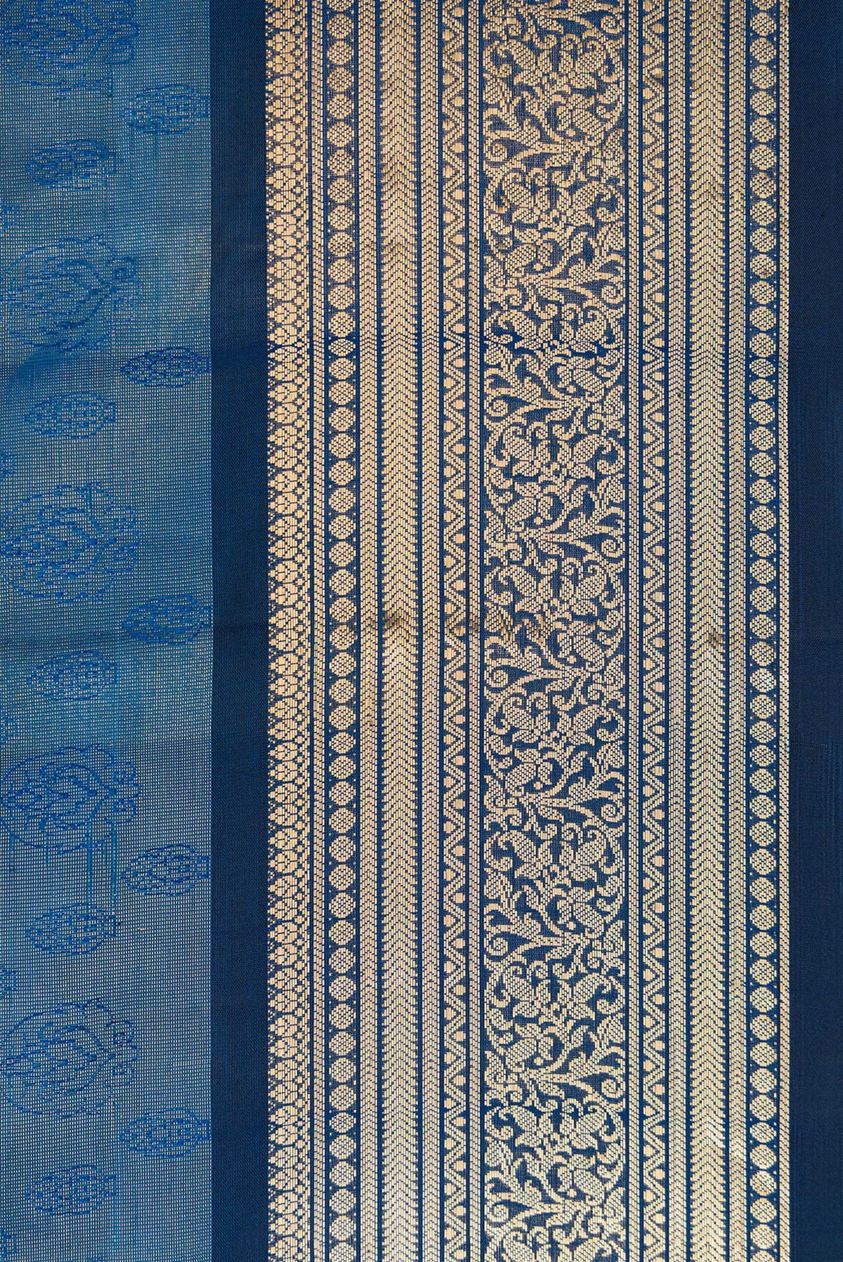 Border image of Maya Blue Dual Tone Kanchipuram Tissue Silk Saree with Zari Brocade on the body and Zari Border. 
