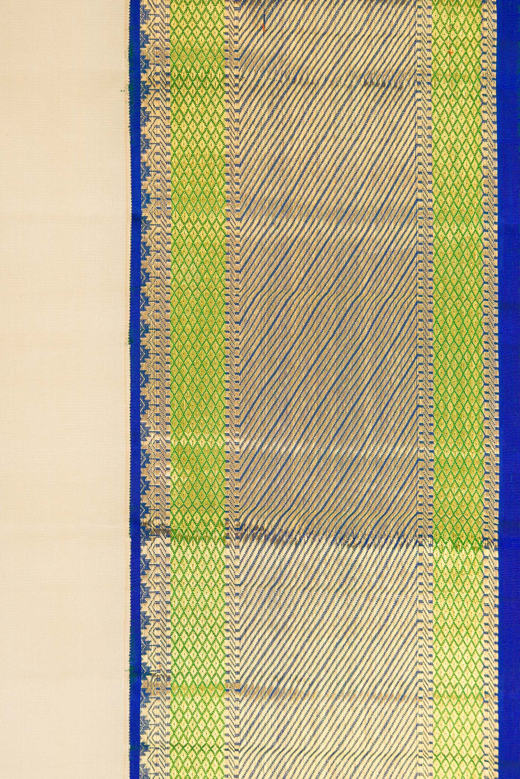 Border image of Beige Dual Tone Kanchipuram Silk Saree with Zari Butta on the body and Zari Border. 