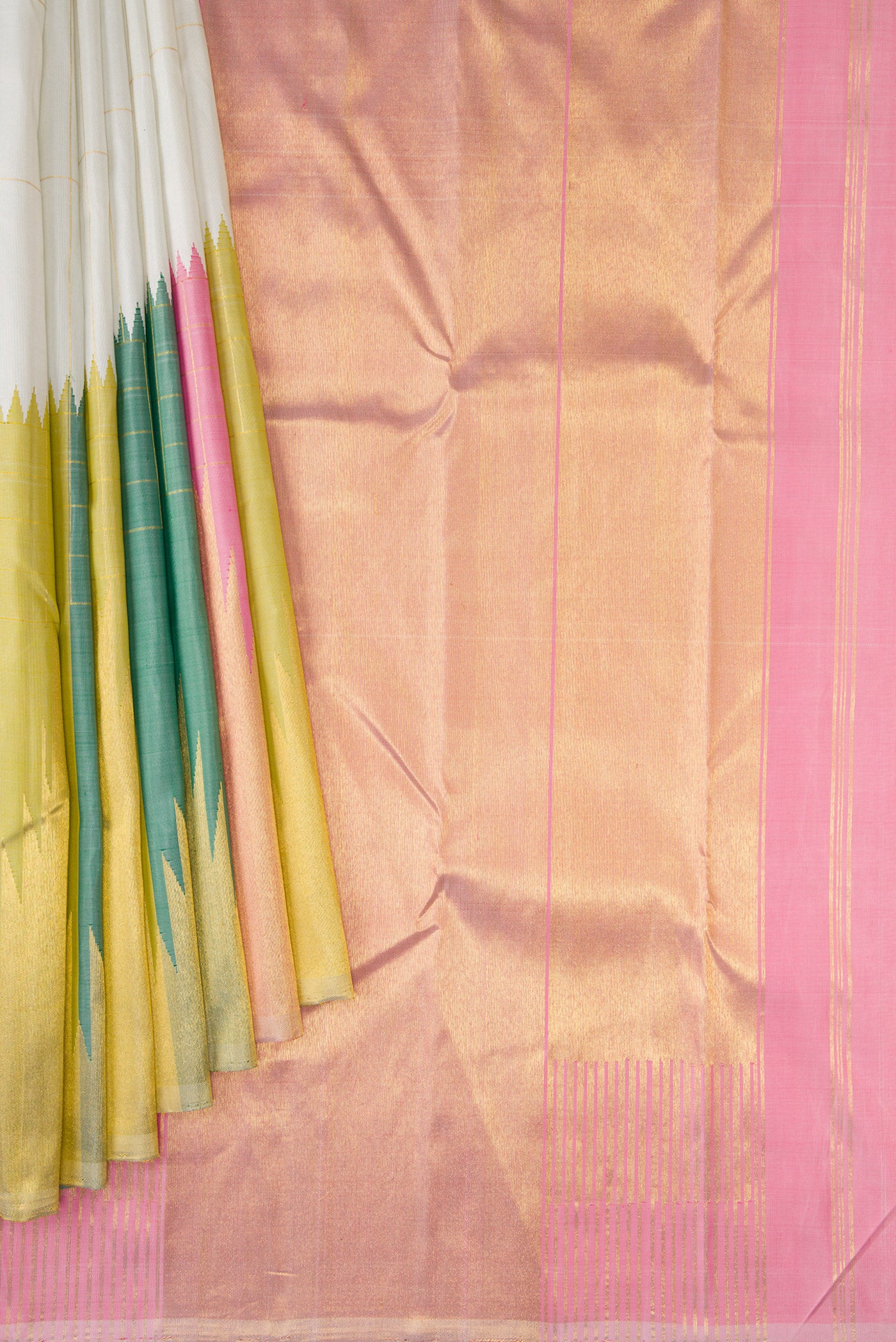 Pleats and pallu of White Dual Tone Kanchipuram Silk Saree with Checked design on the body and Fancy Border. 