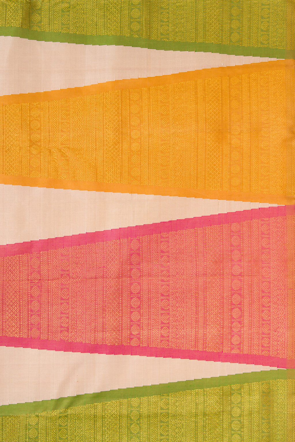 Border image of Pure Silk Pure Zari Beige Dual Tone Kanchipuram Saree with Plain Body and One Side Border. 
