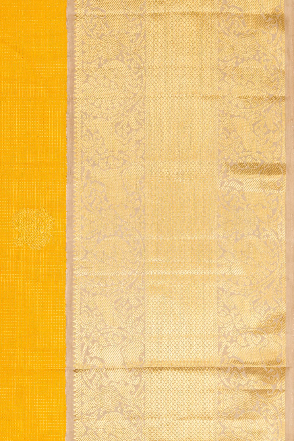 Border image of Yellow Dual Tone Kanchipuram Silk Saree with Zari Butta on the body and Zari Border. 
