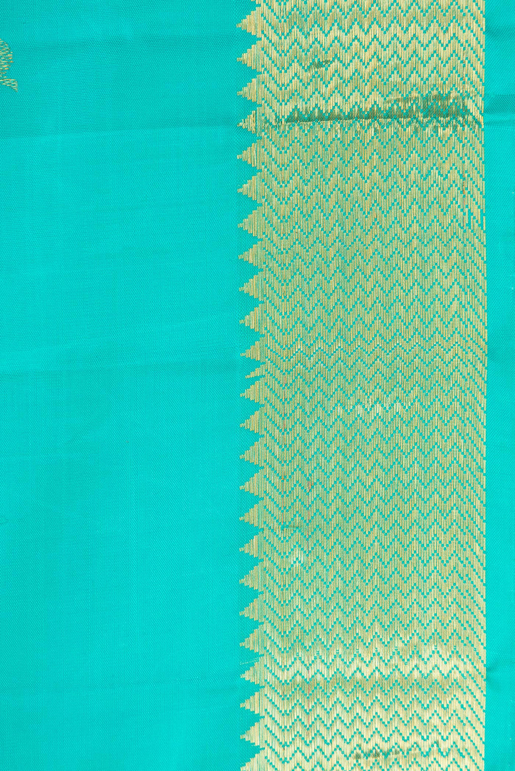 Border image of Sea Green Dual Tone Kanjivaram Silk Saree with Zari Butta on the body and Zari Border. 