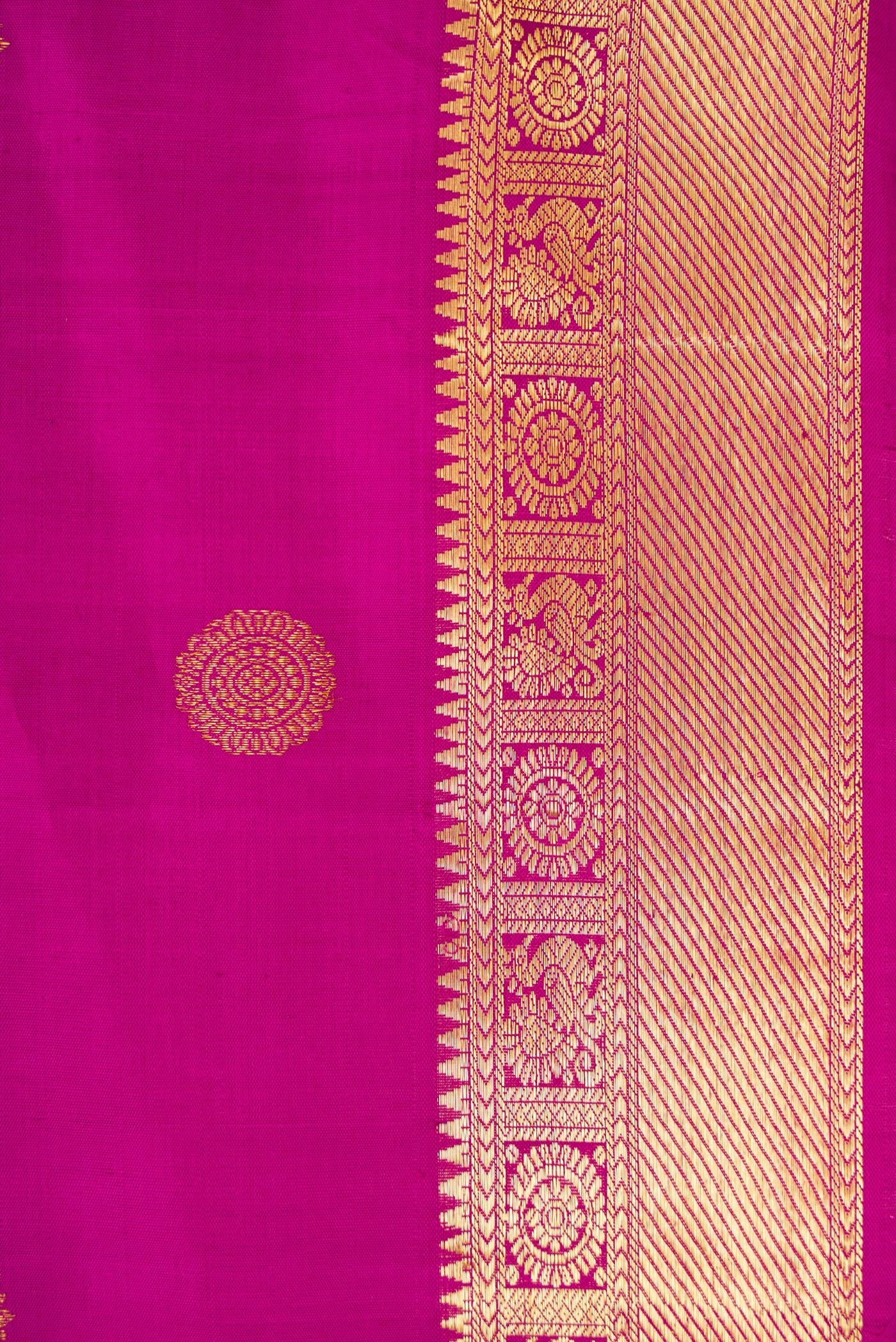 Border image of Purple Dual Tone Kanjivaram Silk Saree with Zari Butta on the body and Zari Border. 