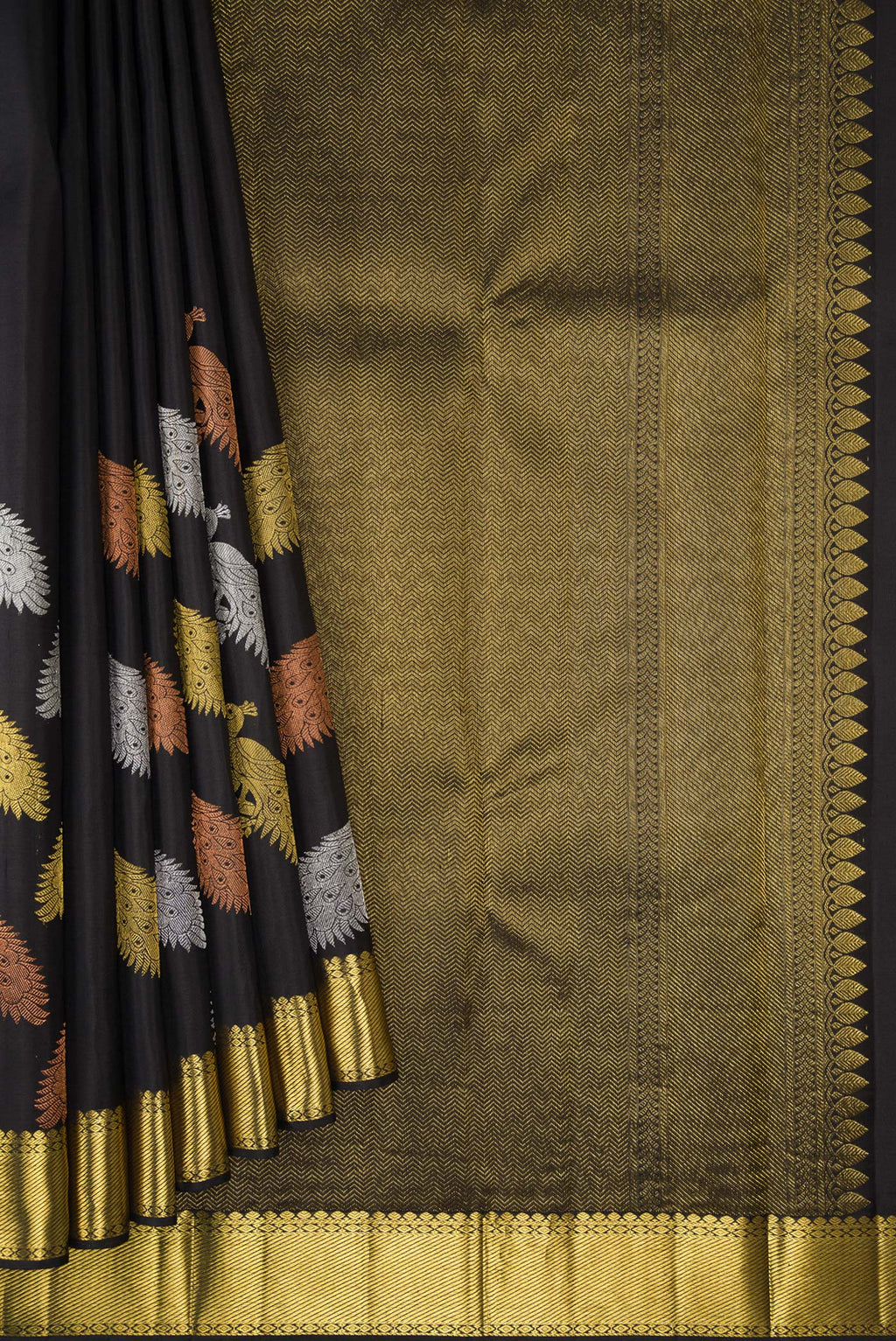Pleats and pallu of Black Dual Tone Kanjivaram Silk Saree with Plain Body and Fancy Border. 