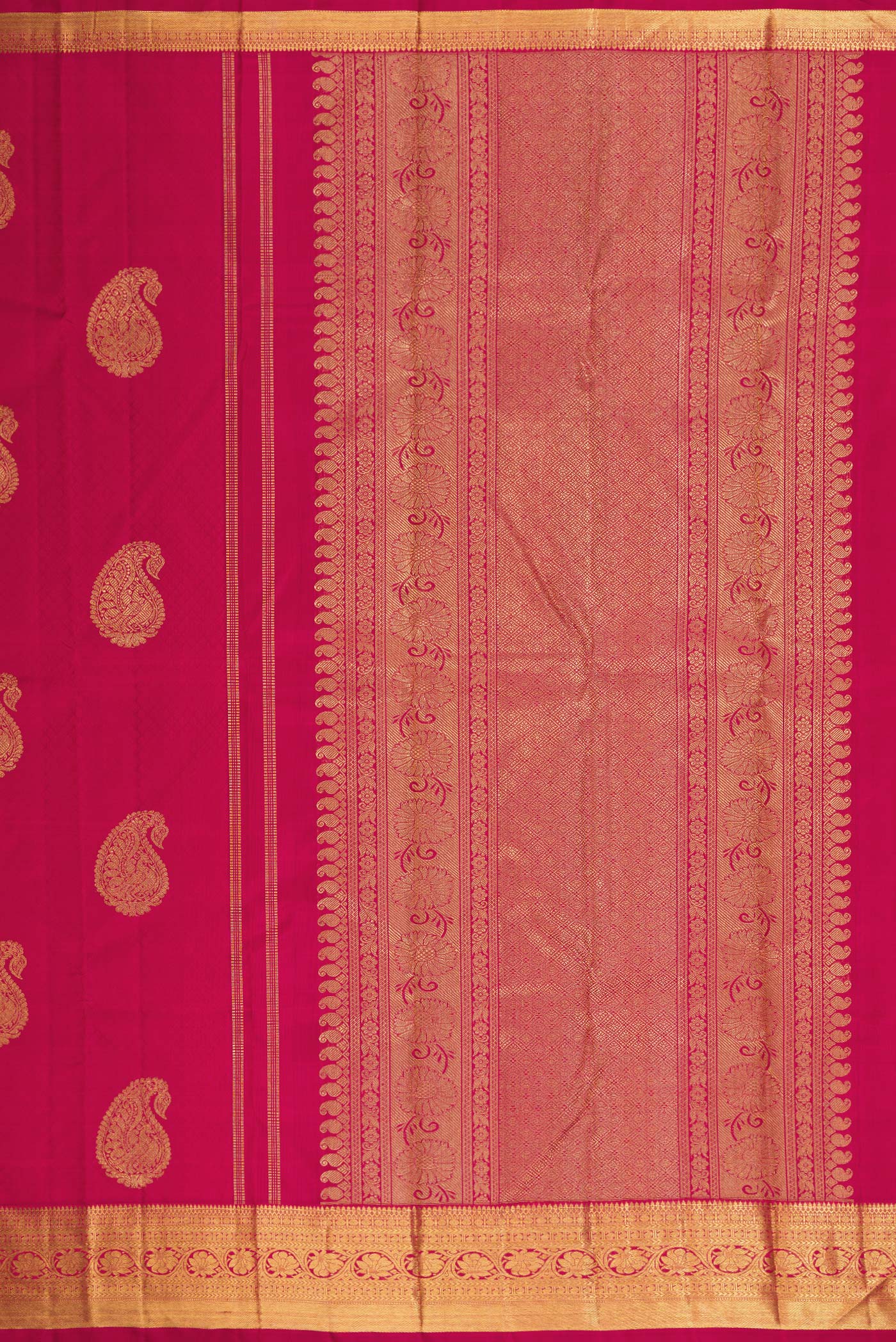 Close up image of the pallu of Pure Silk Pure Zari Maroon Dual Tone Kanjivaram Saree with Zari Butta on the body and Zari Border. 