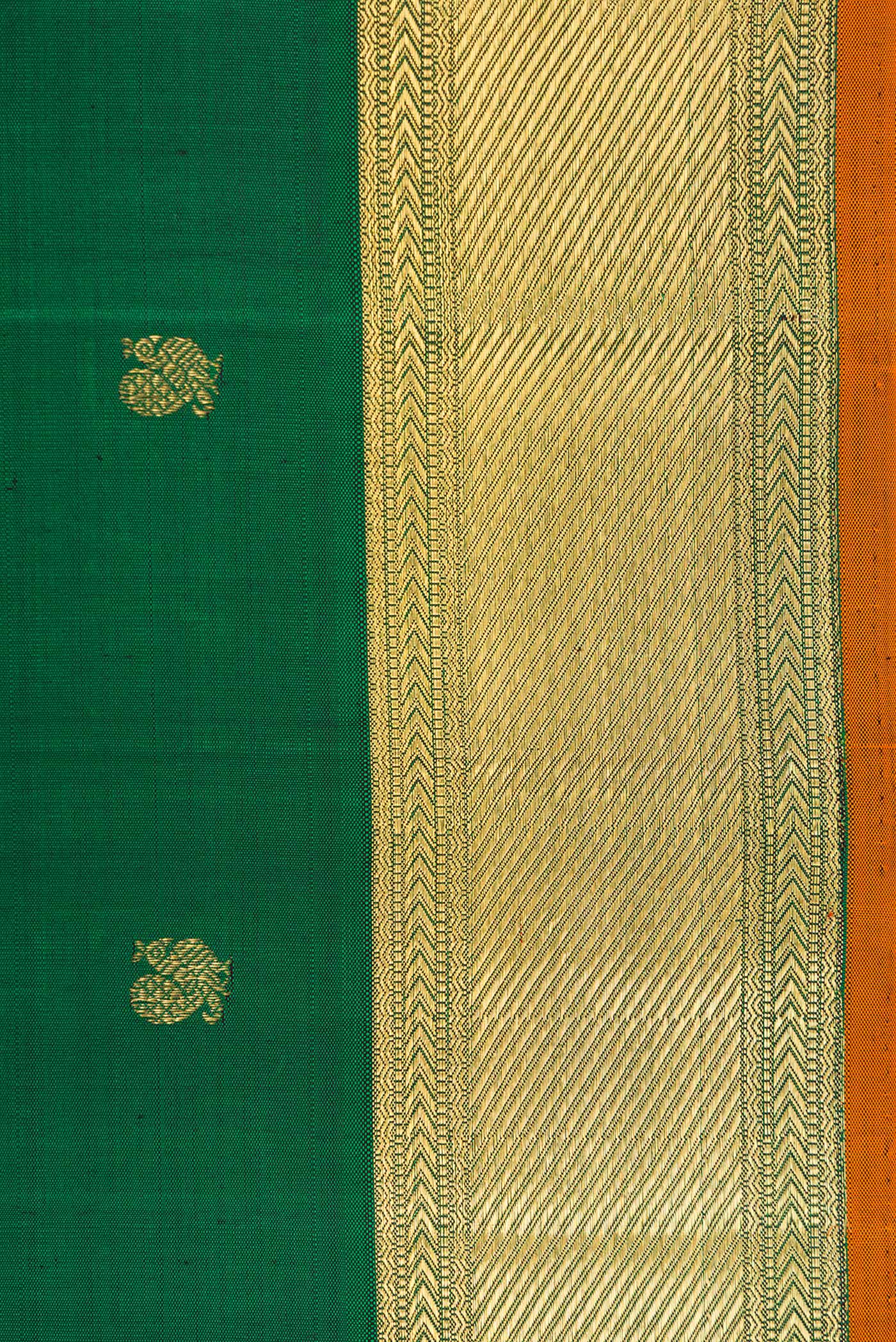 Border image of Pure Silk Pure Zari Green Dual Tone Kanjivaram Saree with Zari Butta on the body and Zari Border. 