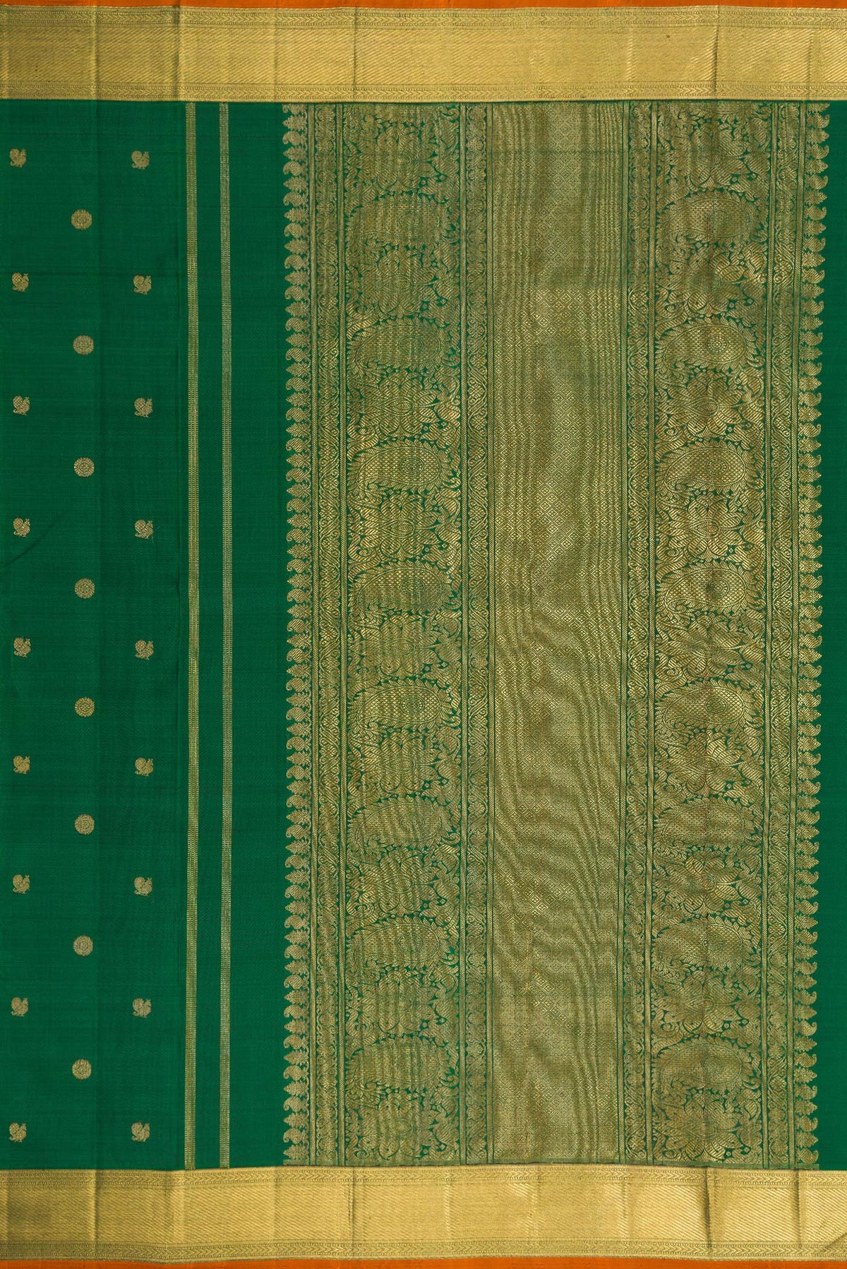 Close up image of the pallu of Pure Silk Pure Zari Green Dual Tone Kanjivaram Saree with Zari Butta on the body and Zari Border. 
