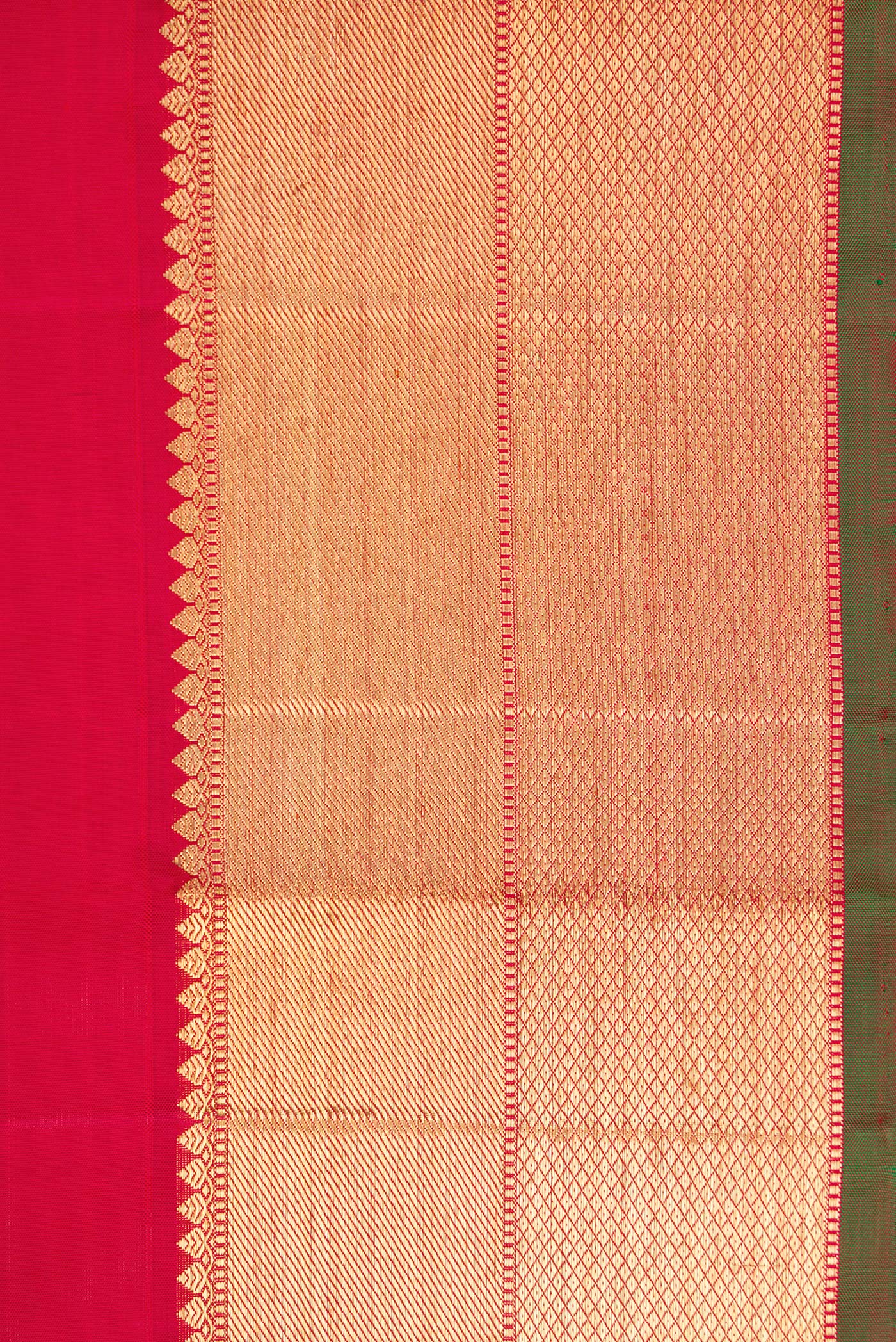 Border image of Pure Silk Pure Zari Red Dual Tone Kanjivaram Saree with Zari Butta on the body and Zari Border. 