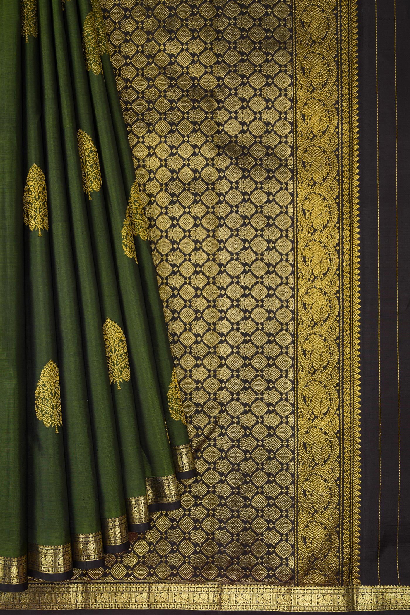 Pleats and pallu of Mehandi Green Dual Tone Kanjivaram Silk Saree with Zari Butta on the body and Zari Border. 