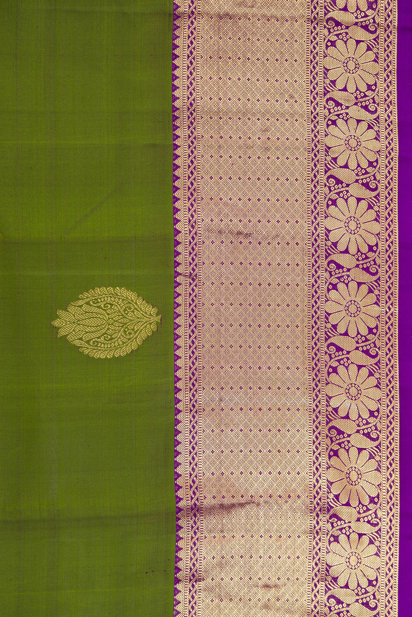 Border image of Magenta Dual Tone Kanjivaram Silk Saree with Zari Butta on the body and Zari Border. 