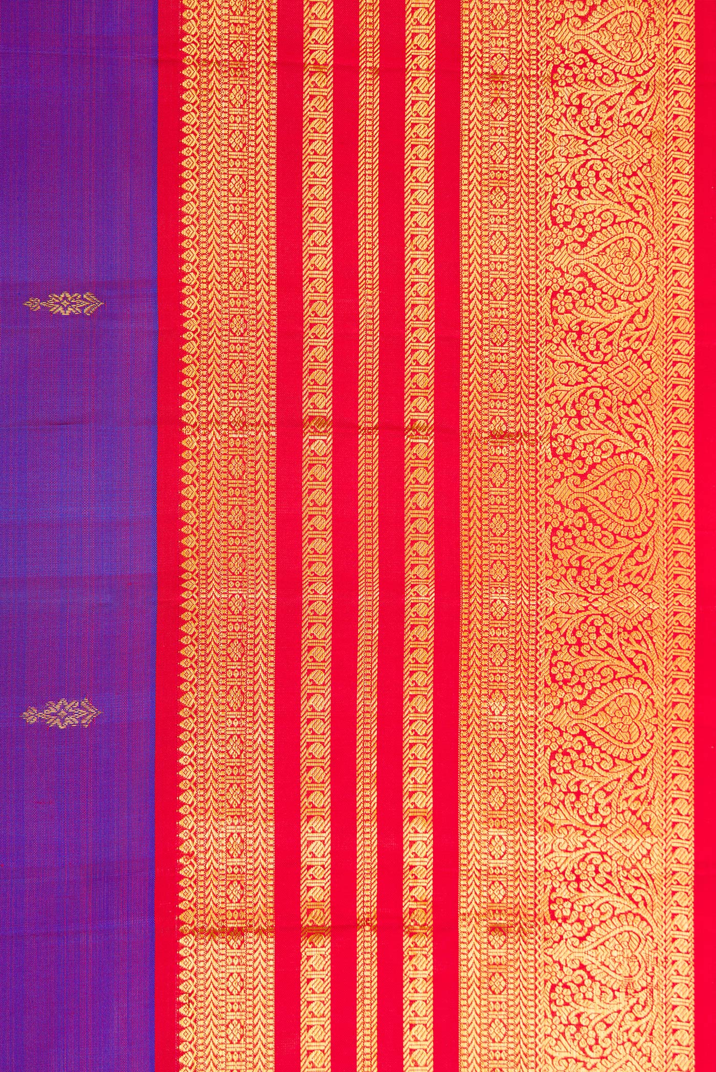 Border image of Purple Dual Tone Kanjivaram Silk Saree with Zari Butta on the body and Zari Border. 