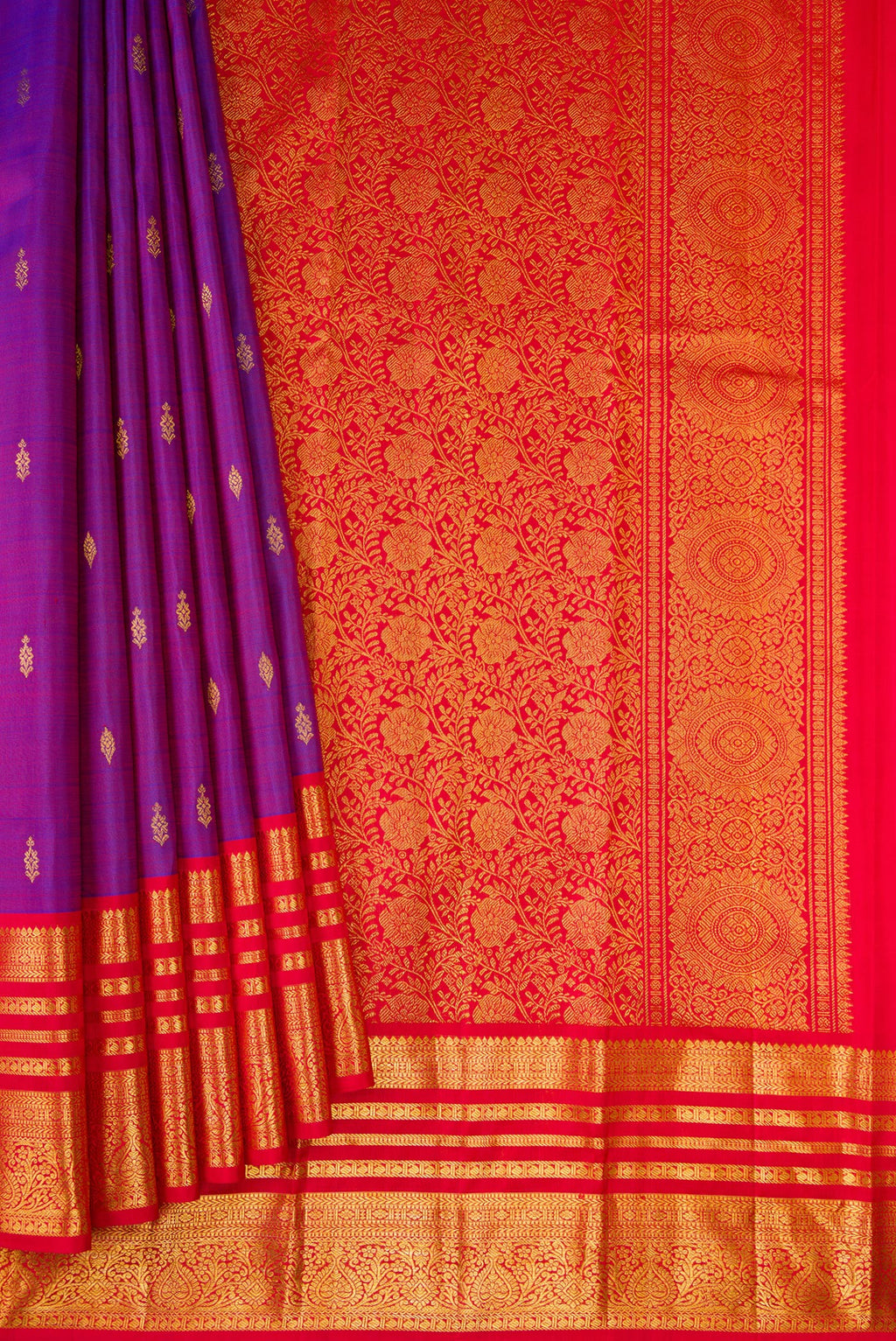 Pleats and pallu of Purple Dual Tone Kanjivaram Silk Saree with Zari Butta on the body and Zari Border. 