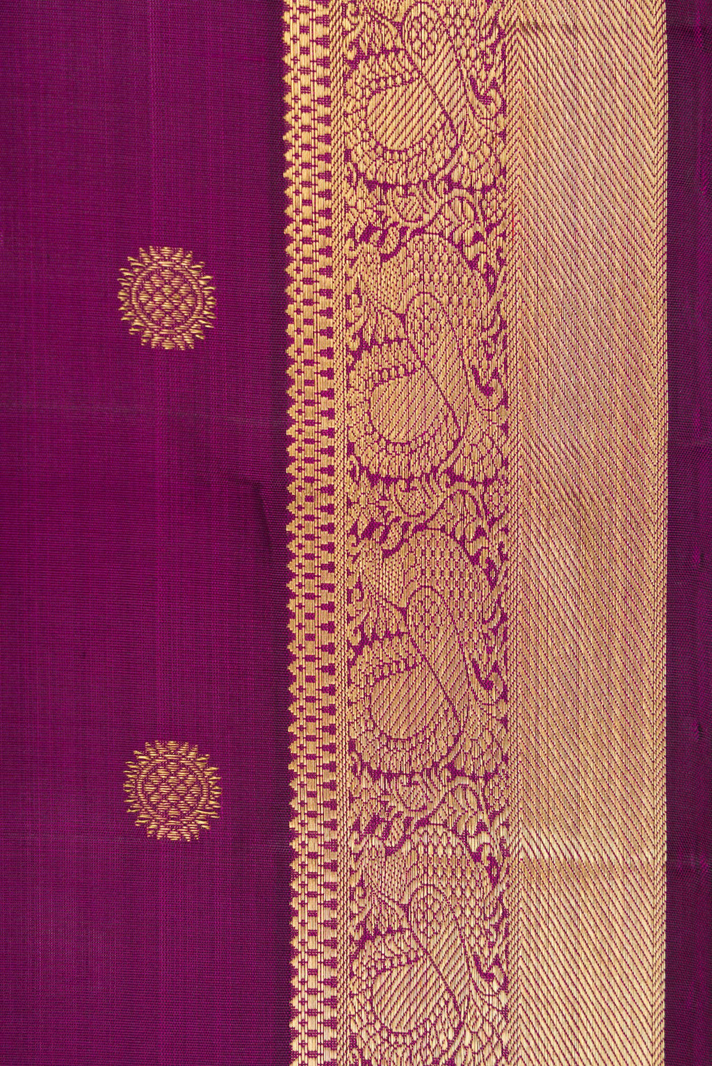 Border image of Pure Silk Pure Zari Purple Dual Tone Kanjivaram Saree with Zari Butta on the body and Zari Border. 