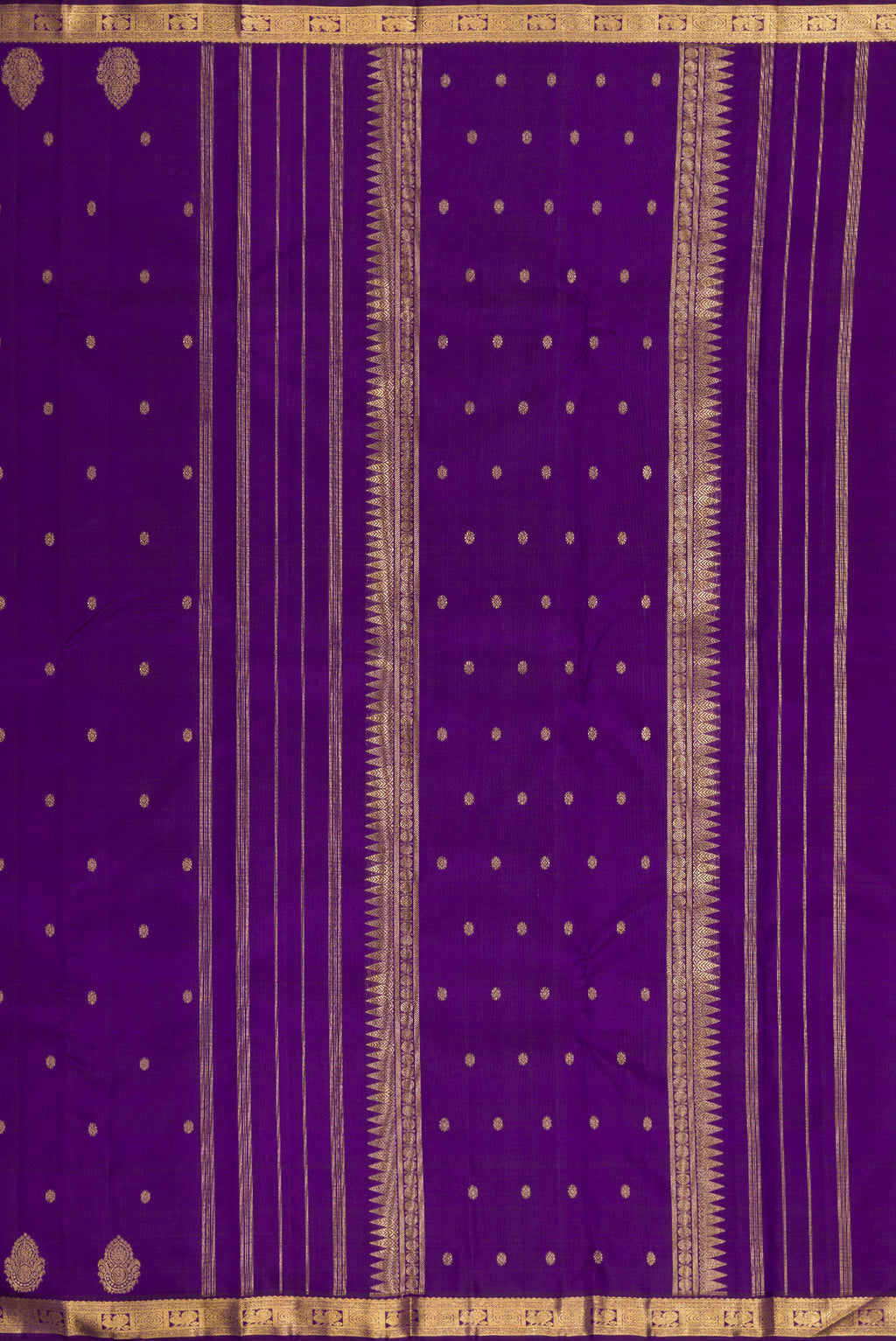 Close up image of the pallu of Pure Silk Pure Zari Royal Blue Dual Tone Kanchipuram Saree with Zari Butta on the body and Zari Border. 