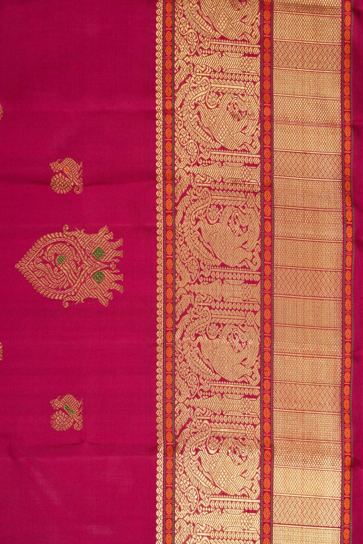 Border image of Pure Silk Pure Zari Dark Mauve Dual Tone Kanjivaram Saree with Zari Butta on the body and Zari Border. 