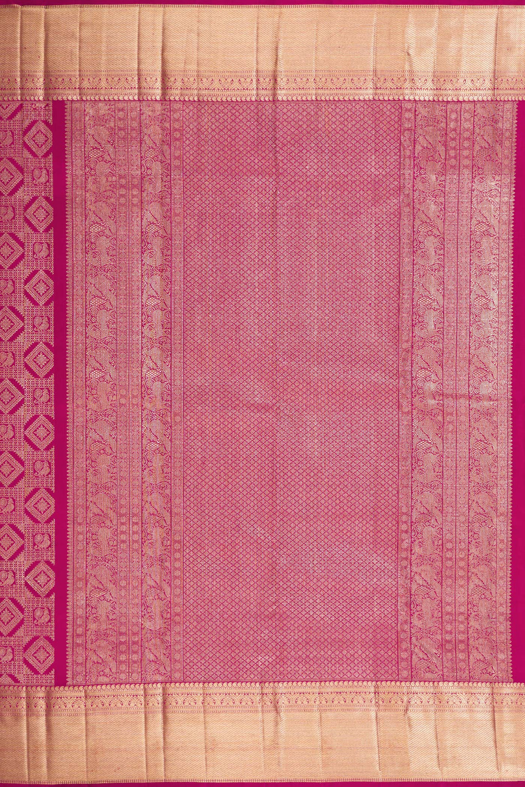 Close up image of the pallu of Magenta Dual Tone Kanchipuram Silk Saree with Zari Brocade on the body and Zari Border. 