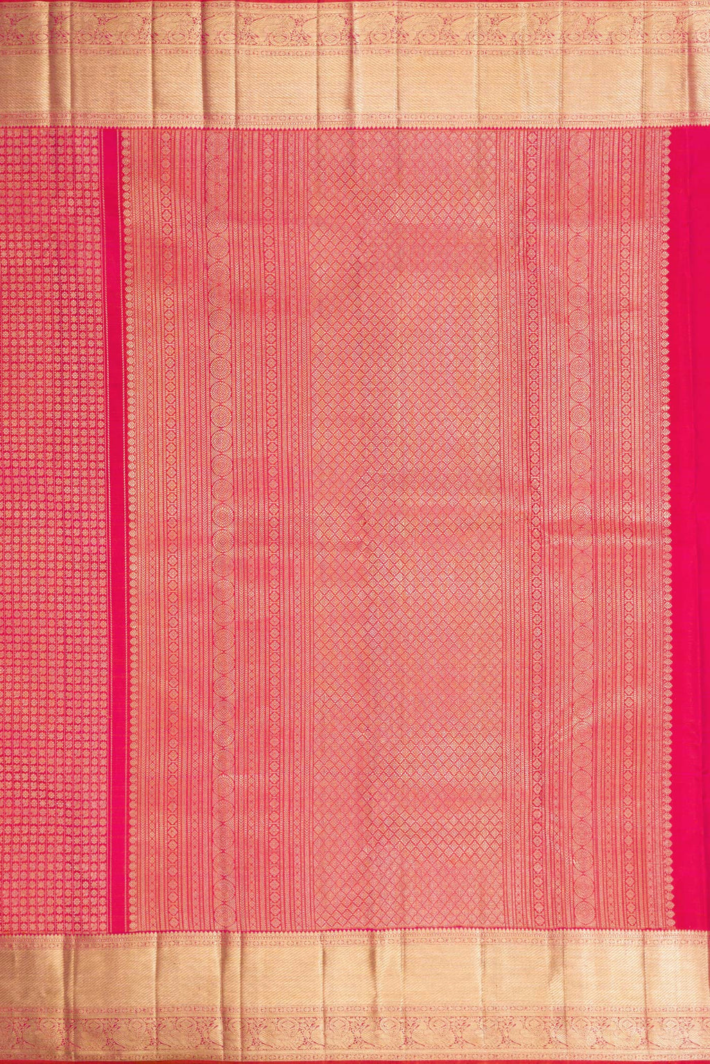 Close up image of the pallu of Coral Dual Tone Kanchipuram Silk Saree with Zari Brocade on the body and Zari Border. 