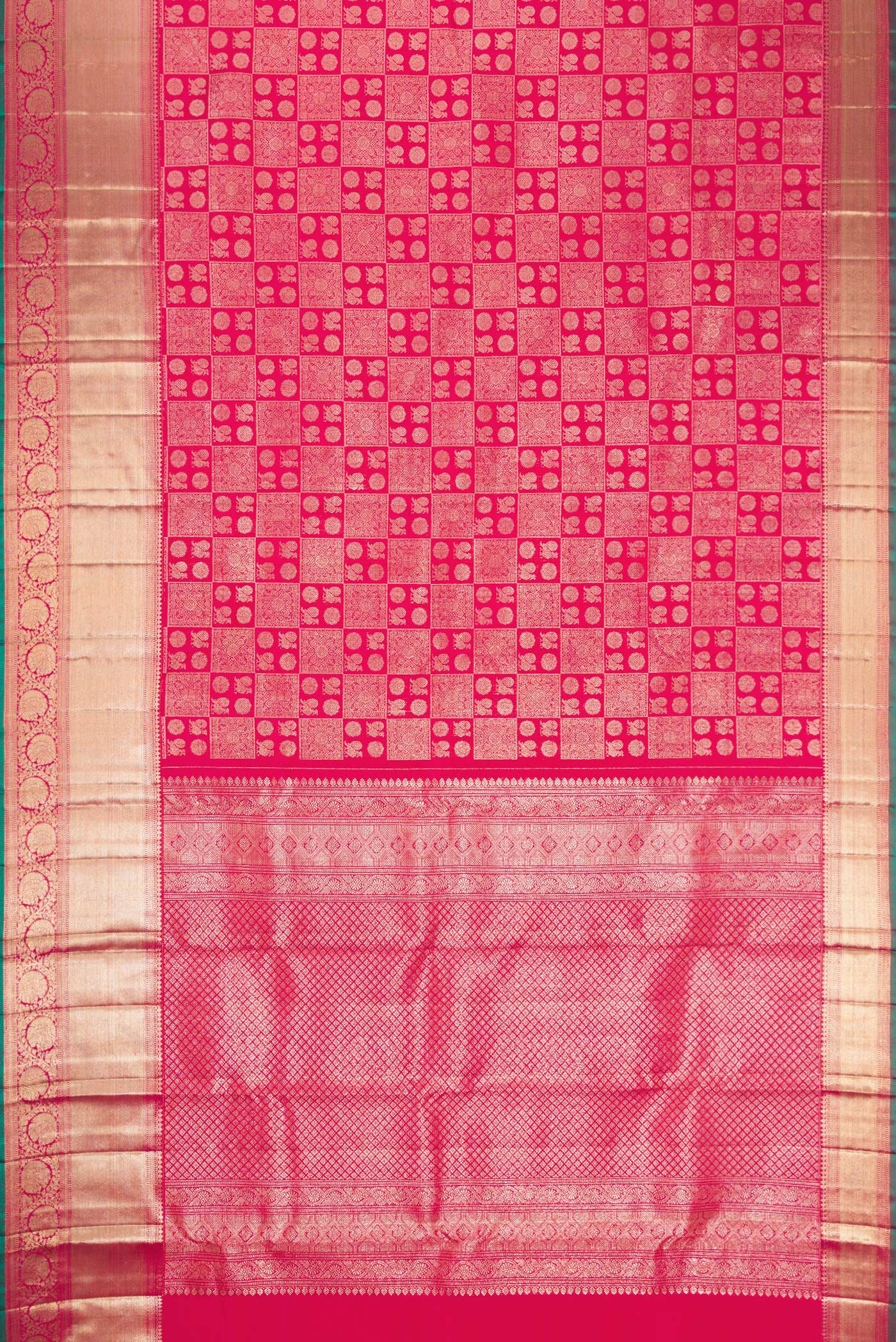 Flat view of Pink Dual Tone Kanchipuram Silk Saree with Zari Brocade on the body and Zari Border. 