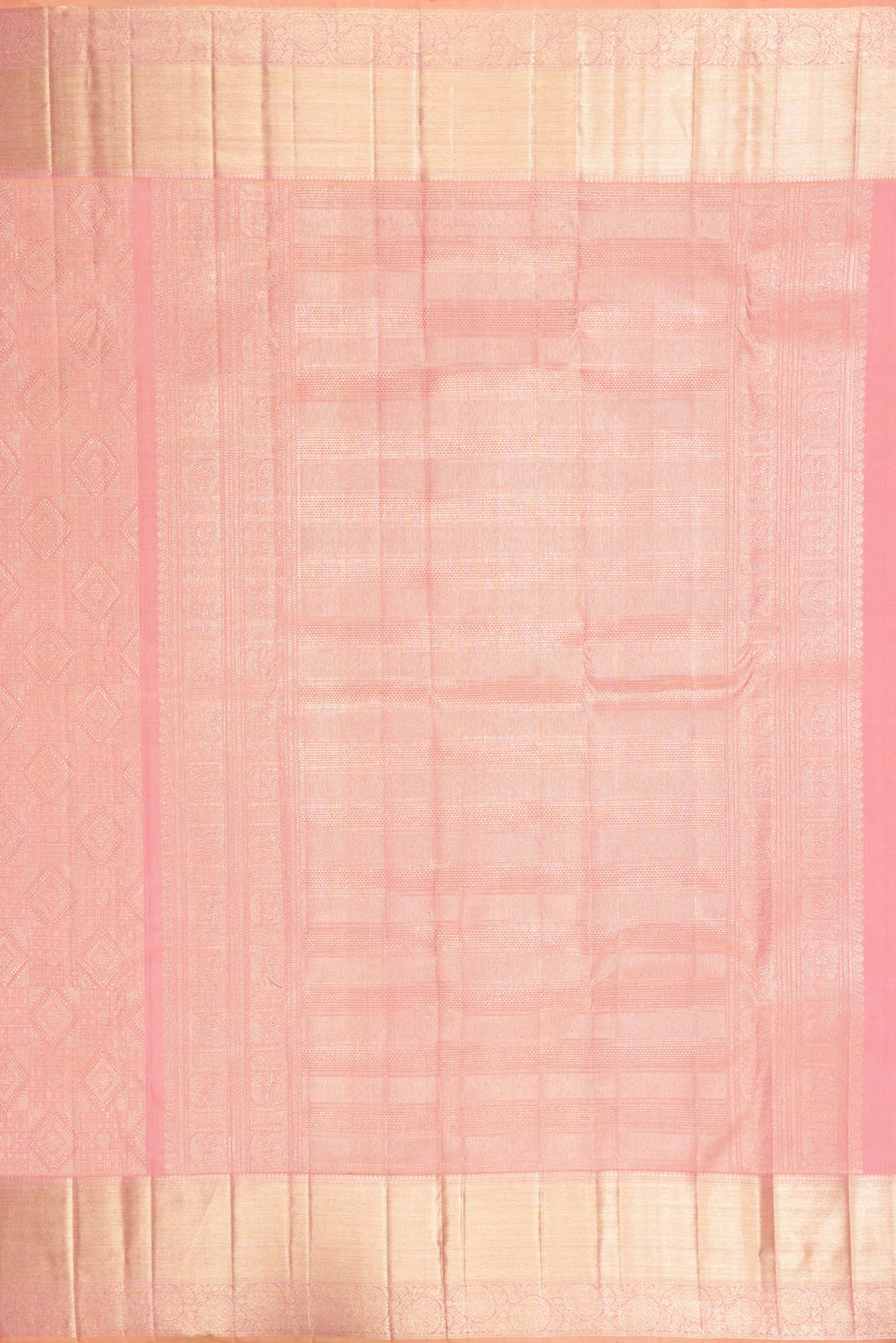 Close up image of the pallu of Rose pink Dual Tone Kanchipuram Silk Saree with Zari Brocade on the body and Zari Border. 