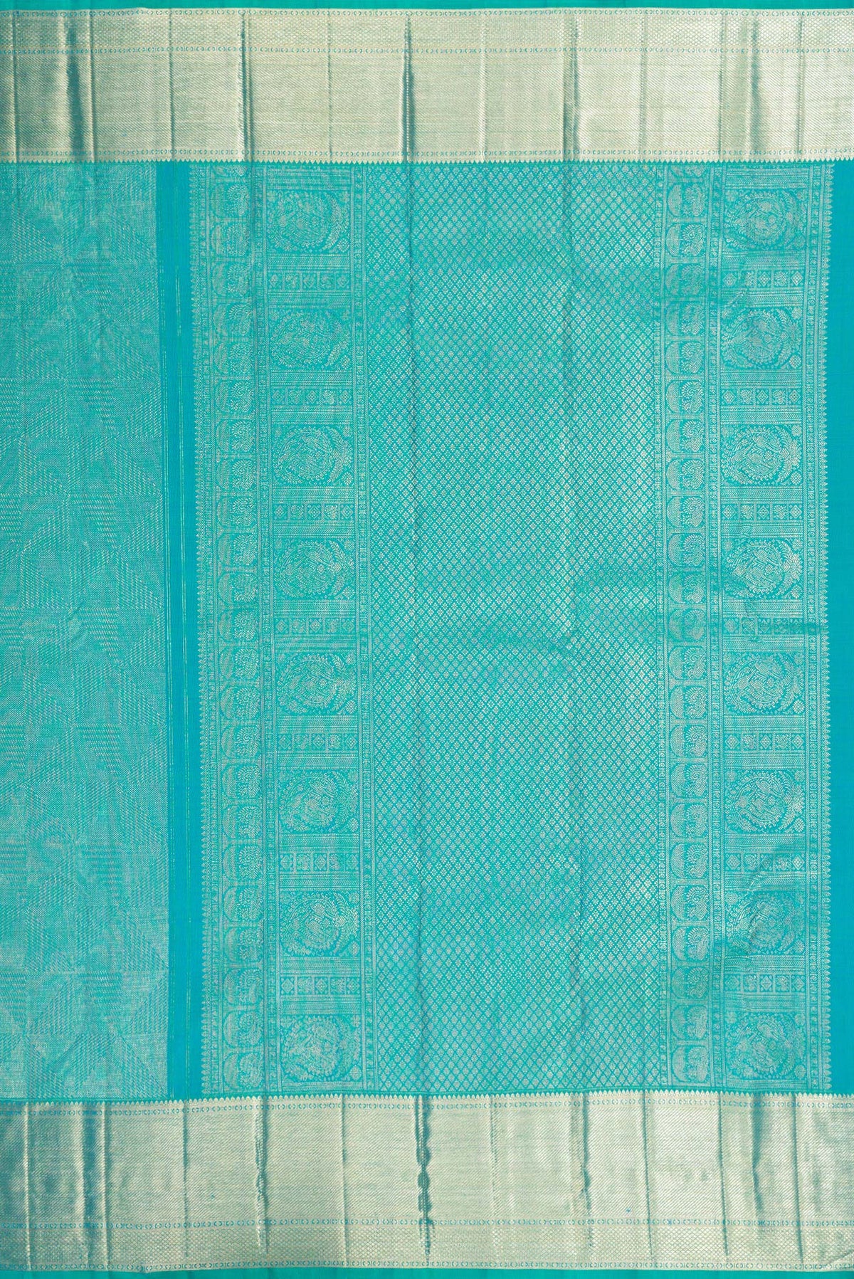 Close up image of the pallu of Turquoise Dual Tone Kanchipuram Silk Saree with Zari Brocade on the body and Zari Border. 