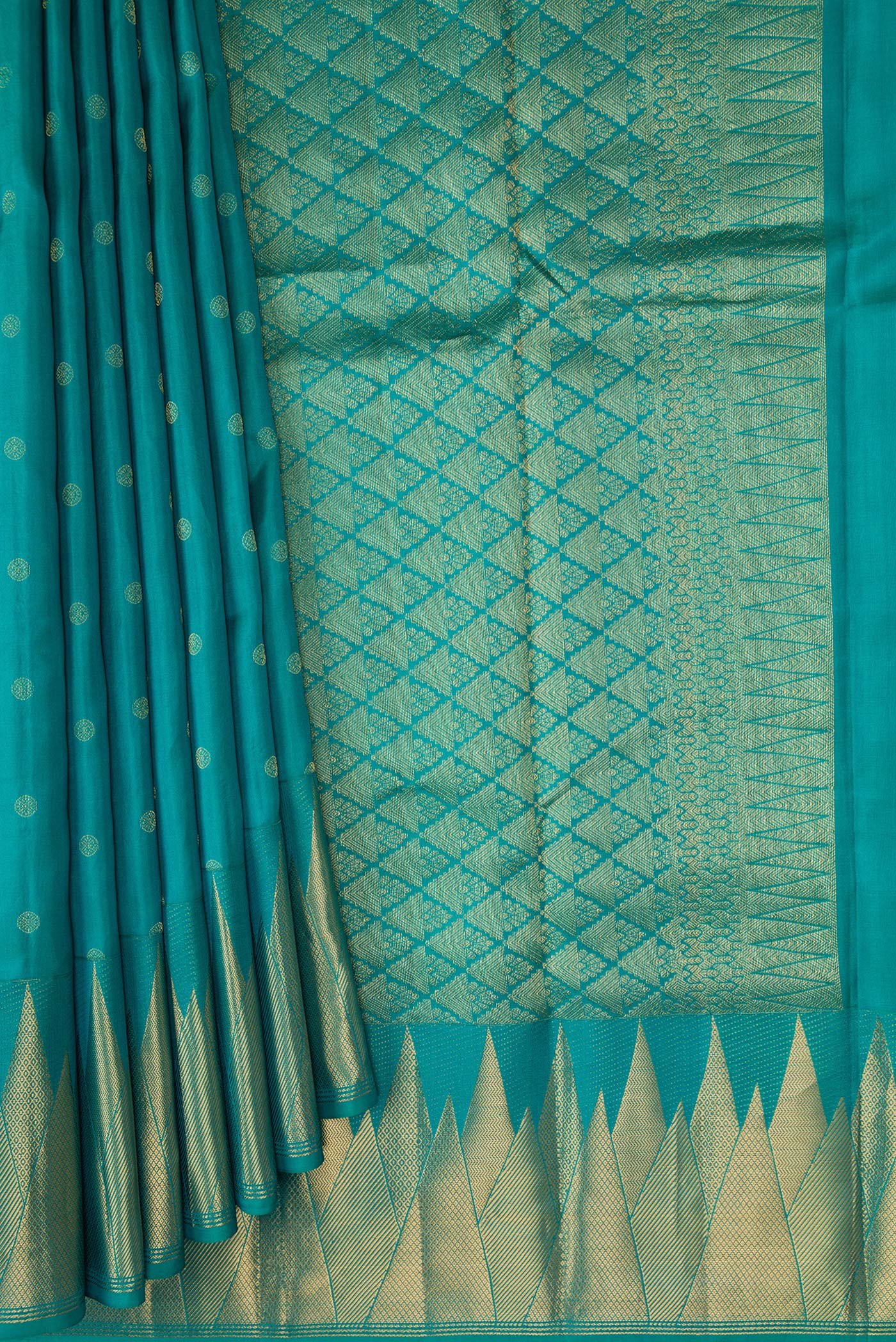 Pleats and pallu of Sea Green Kanchipuram Silk Saree with Zari Butta on the body and Fancy Border. 