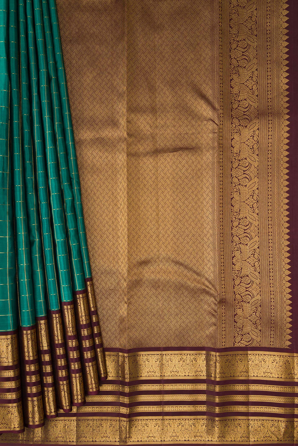 Pleats and pallu of Teal Kanjivaram Silk Saree with Checked design on the body and Zari Border. 