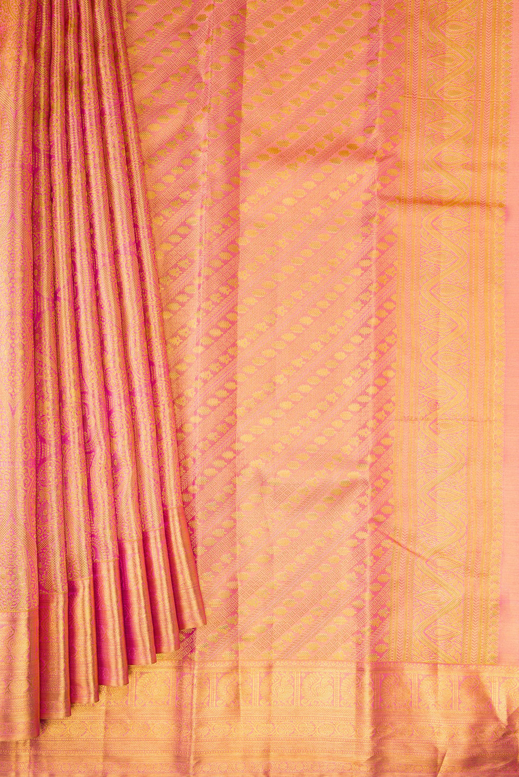 Pleats and pallu of Pink Dual Tone Kanchipuram Tissue Silk Saree with Zari Brocade on the body and Zari Border. 