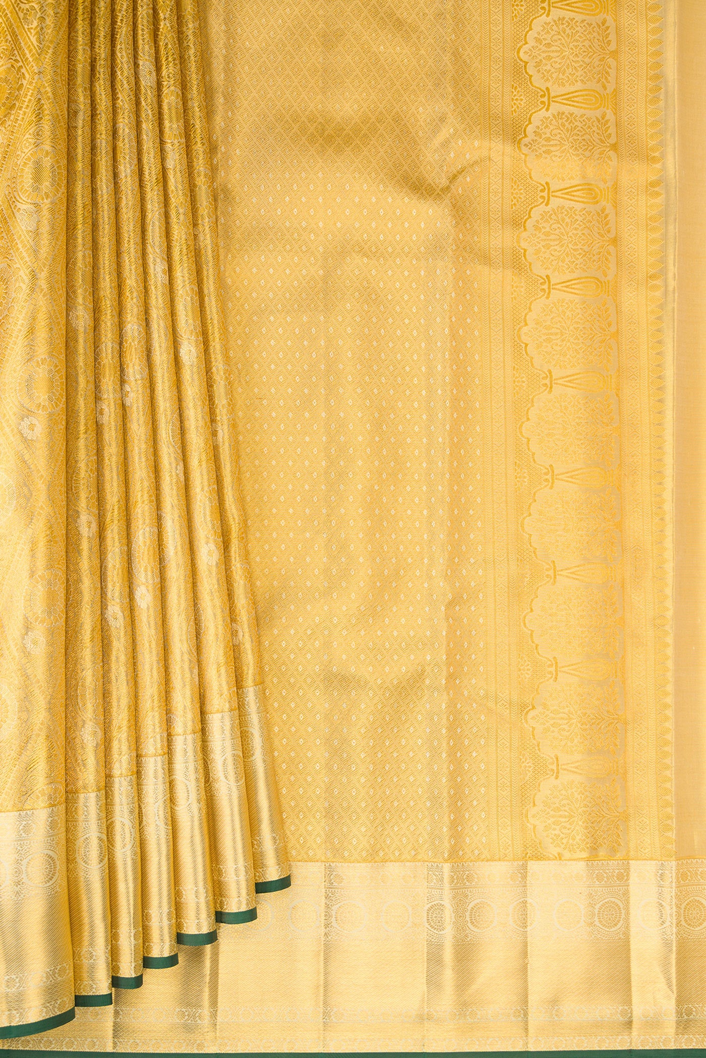 Pleats and pallu of Gold Kanchipuram Tissue Silk Saree with Zari Brocade on the body and Zari Border. 