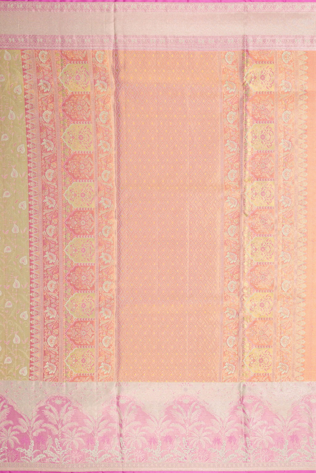 Close up image of the pallu of Gold Dual Tone Kanjivaram Tissue Silk Saree with Zari Brocade on the body and Fancy Border. 