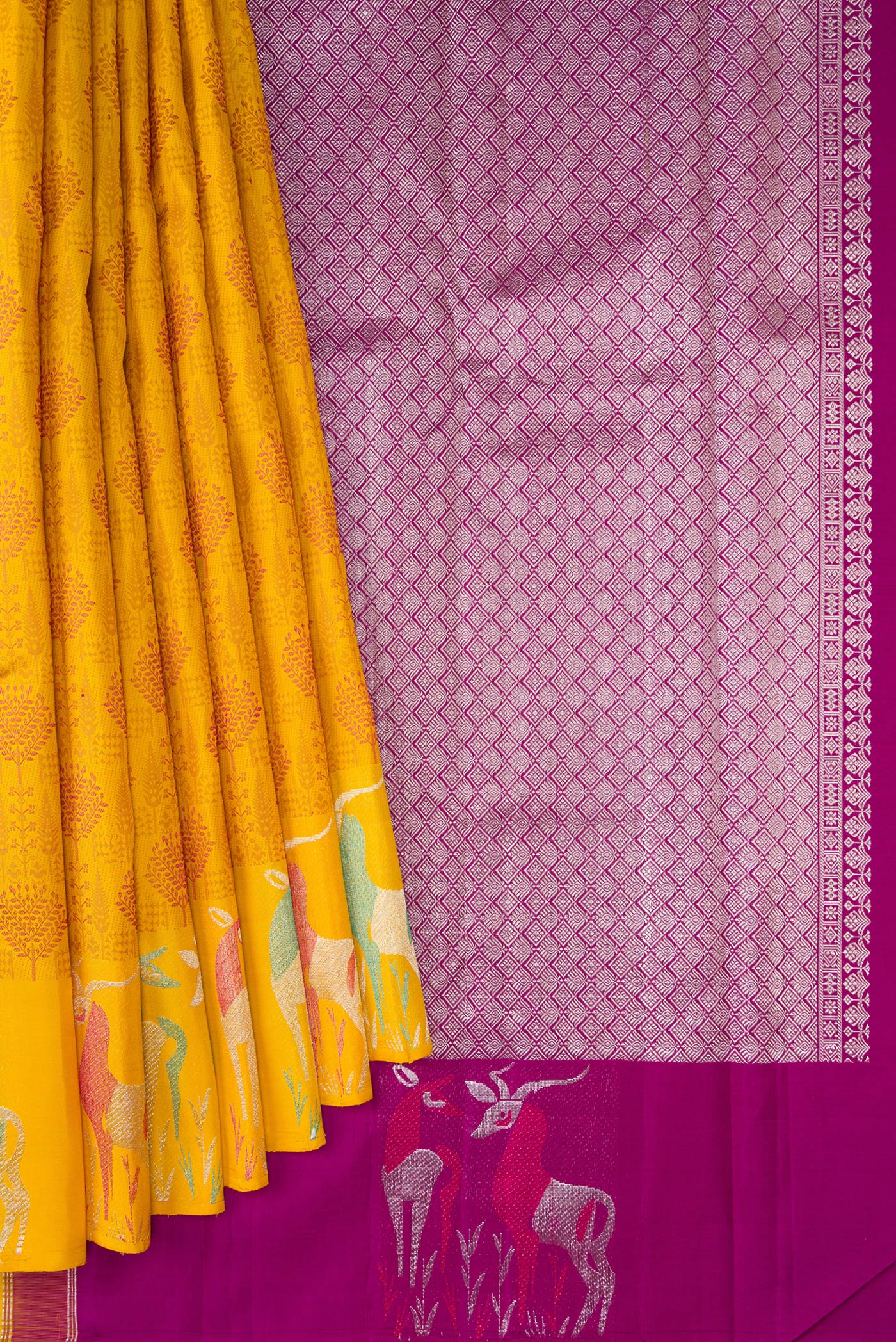 Pleats and pallu of Yellow Dual Tone Kanjivaram Silk Saree with Jacquard design on the body and Fancy Border. 