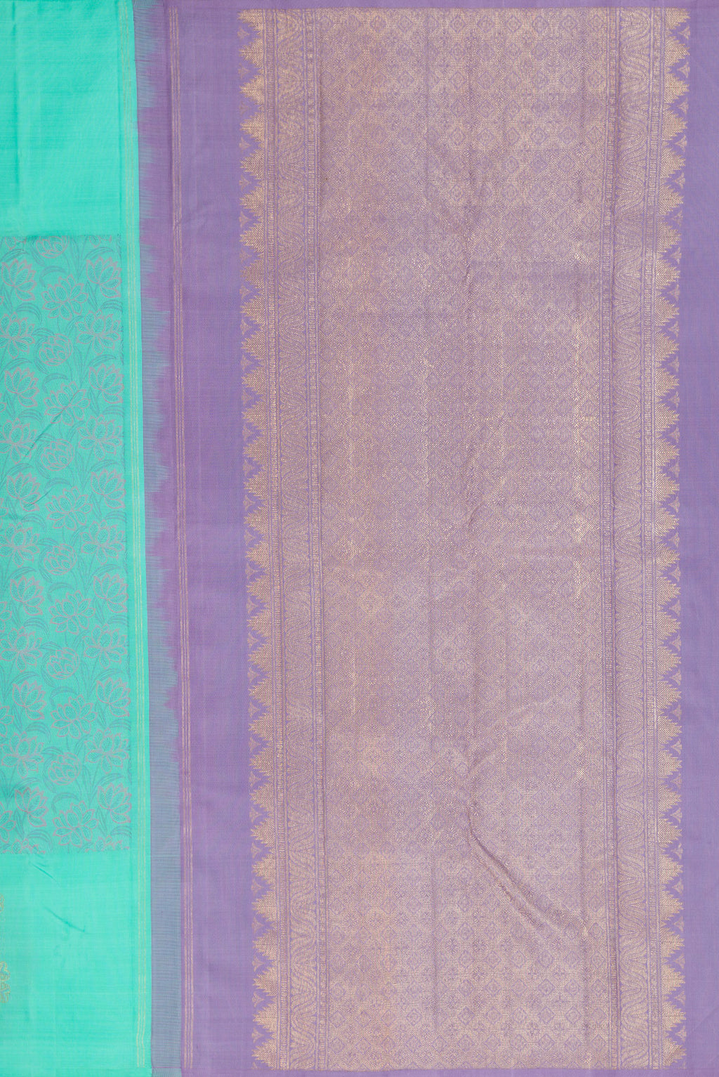 Close up image of the pallu of Sea Green Dual Tone Kanchipuram Silk Saree with Jacquard design on the body and Fancy Border. 