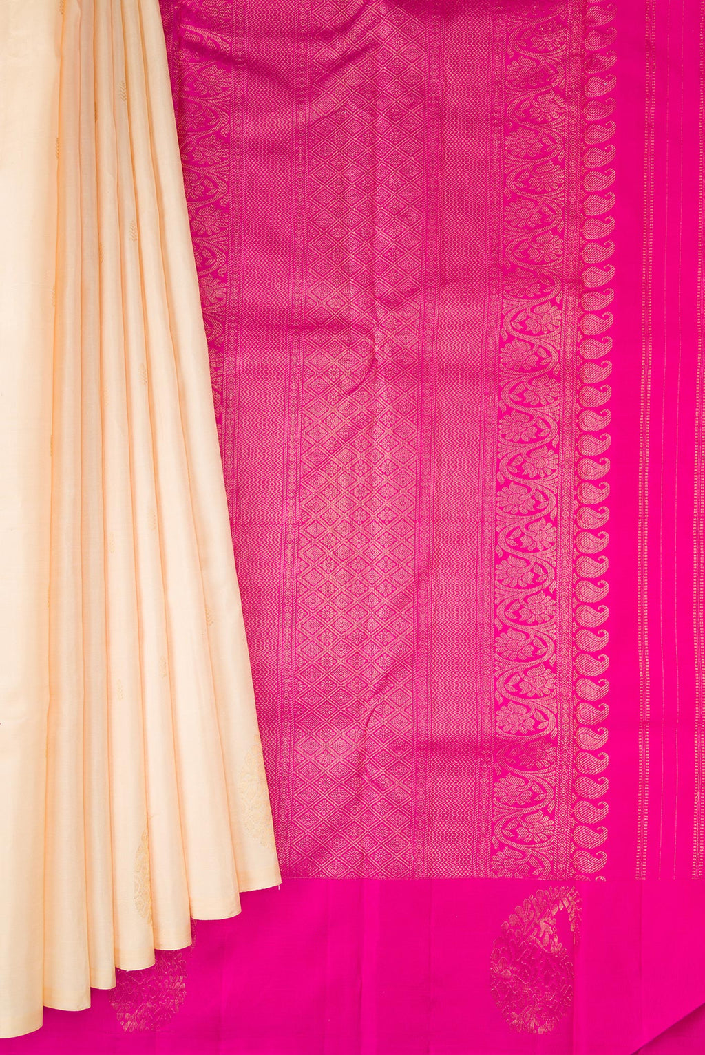 Pleats and pallu of Cream Kanchipuram Silk Saree with Zari Butta on the body and Without Border. 