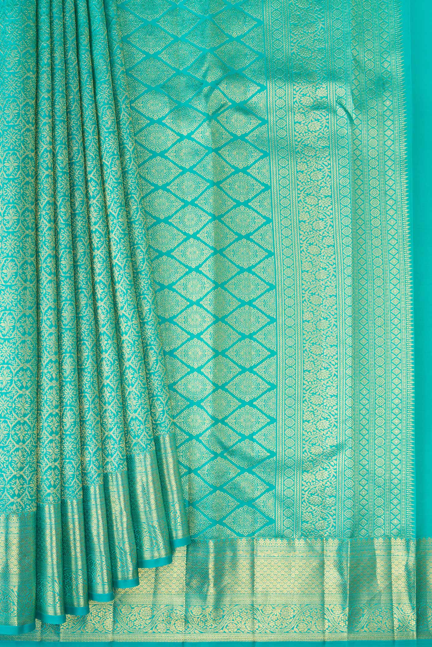 Pleats and pallu of Sky Blue Kanchipuram Silk Saree with Zari Brocade on the body and Zari Border. 