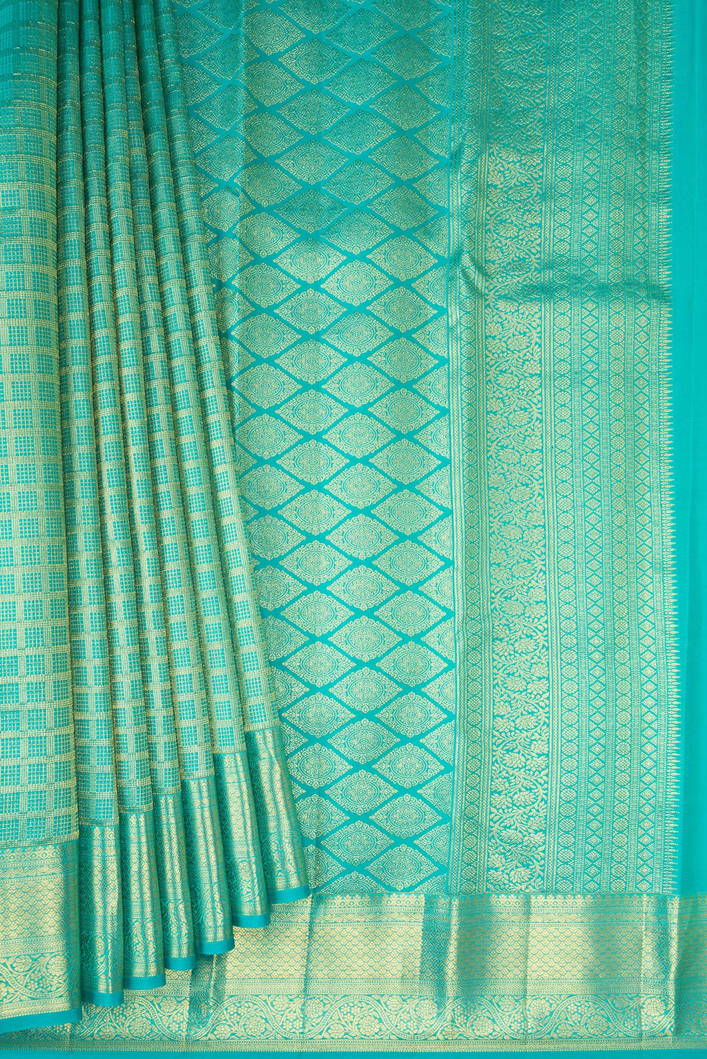 Pleats and pallu of Sky Blue Kanchipuram Silk Saree with Zari Brocade on the body and Zari Border. 
