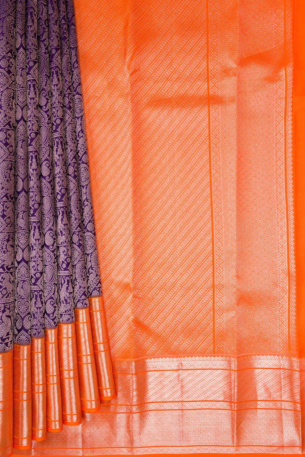 Pleats and pallu of Navy Blue Kanchipuram Silk Saree with Zari Brocade on the body and Zari Border. 