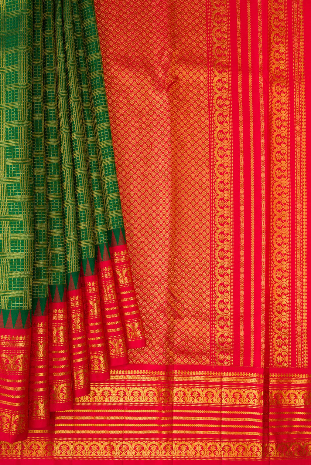 Pleats and pallu of Pure Silk Green Kanjivaram Saree with Zari Brocade on the body and Fancy Border. 