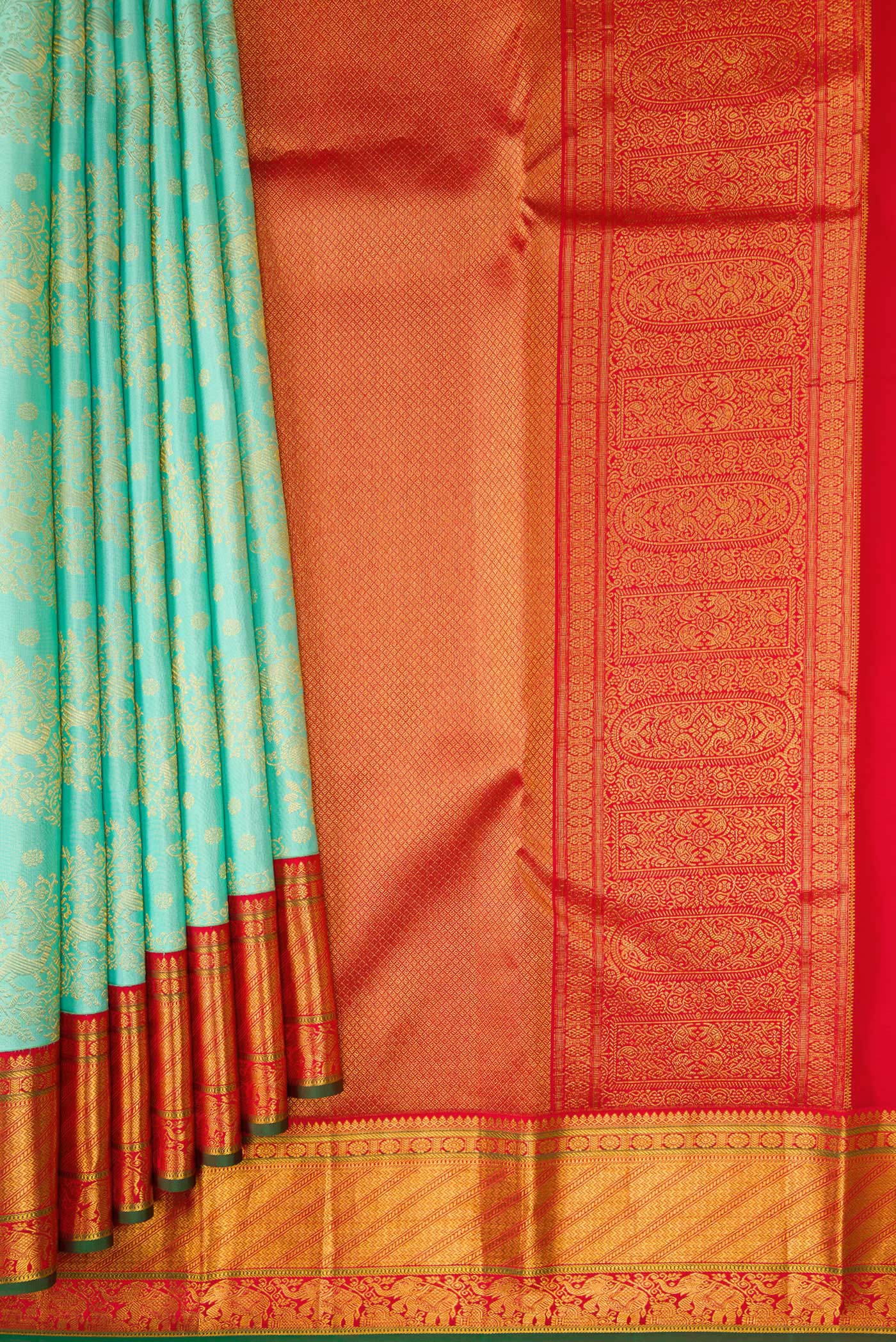 Pleats and pallu of Sea Green Kanjivaram Silk Saree with Zari Brocade on the body and Zari Border. 