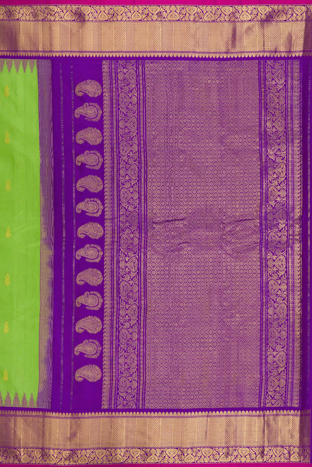 Close up image of the pallu of Parrot Green Gadwal Silk Saree with Zari Butta on the body and Fancy Border. 