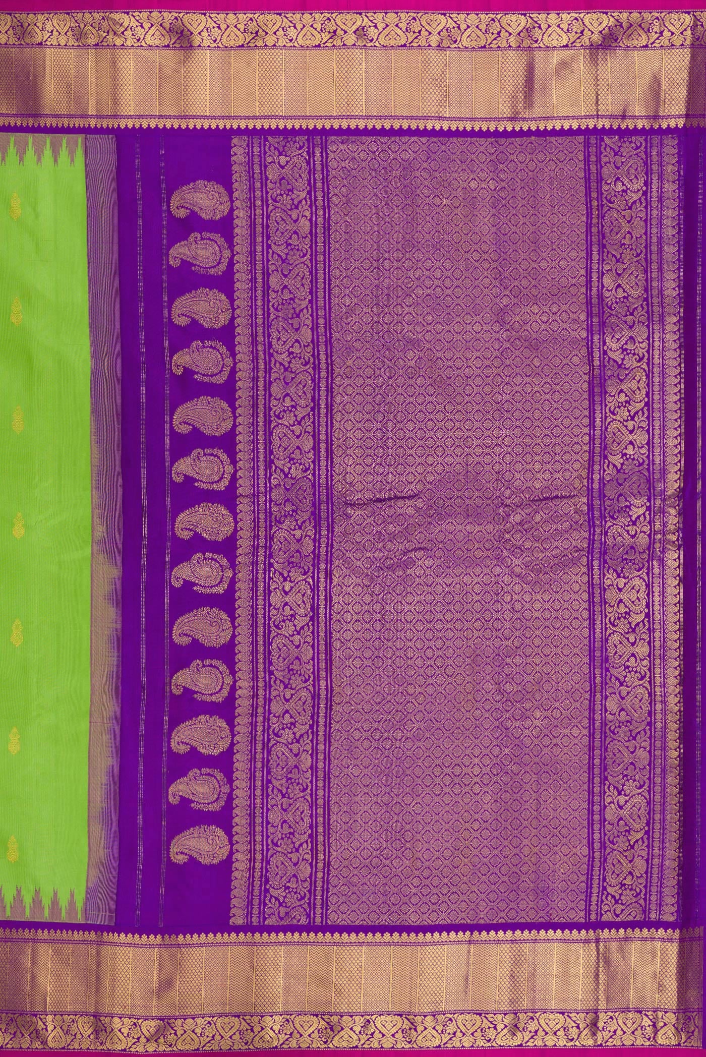 Close up image of the pallu of Parrot Green Gadwal Silk Saree with Zari Butta on the body and Fancy Border. 