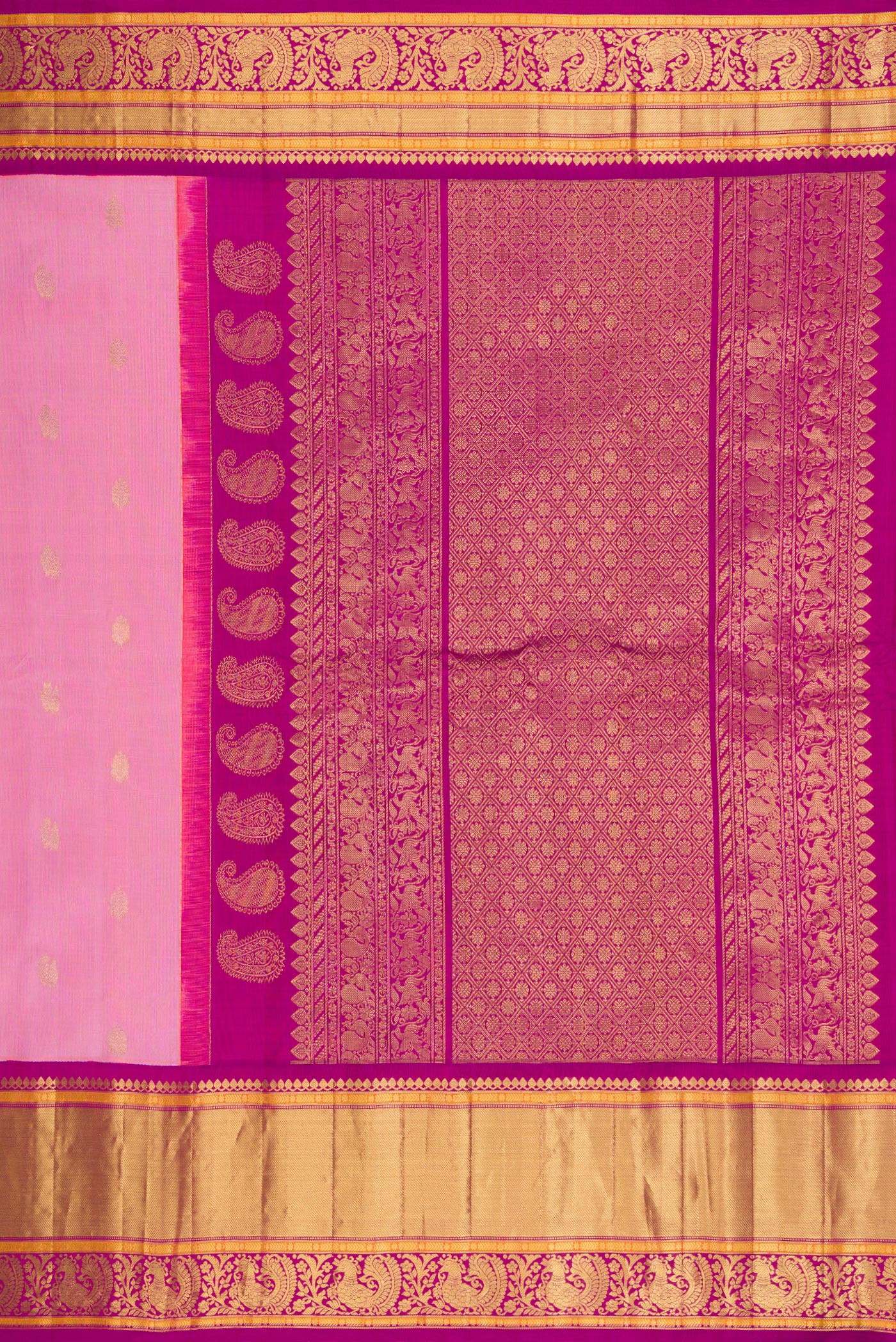 Close up image of the pallu of Pink Gadwal Silk Saree with Zari Butta on the body and Zari Border. 