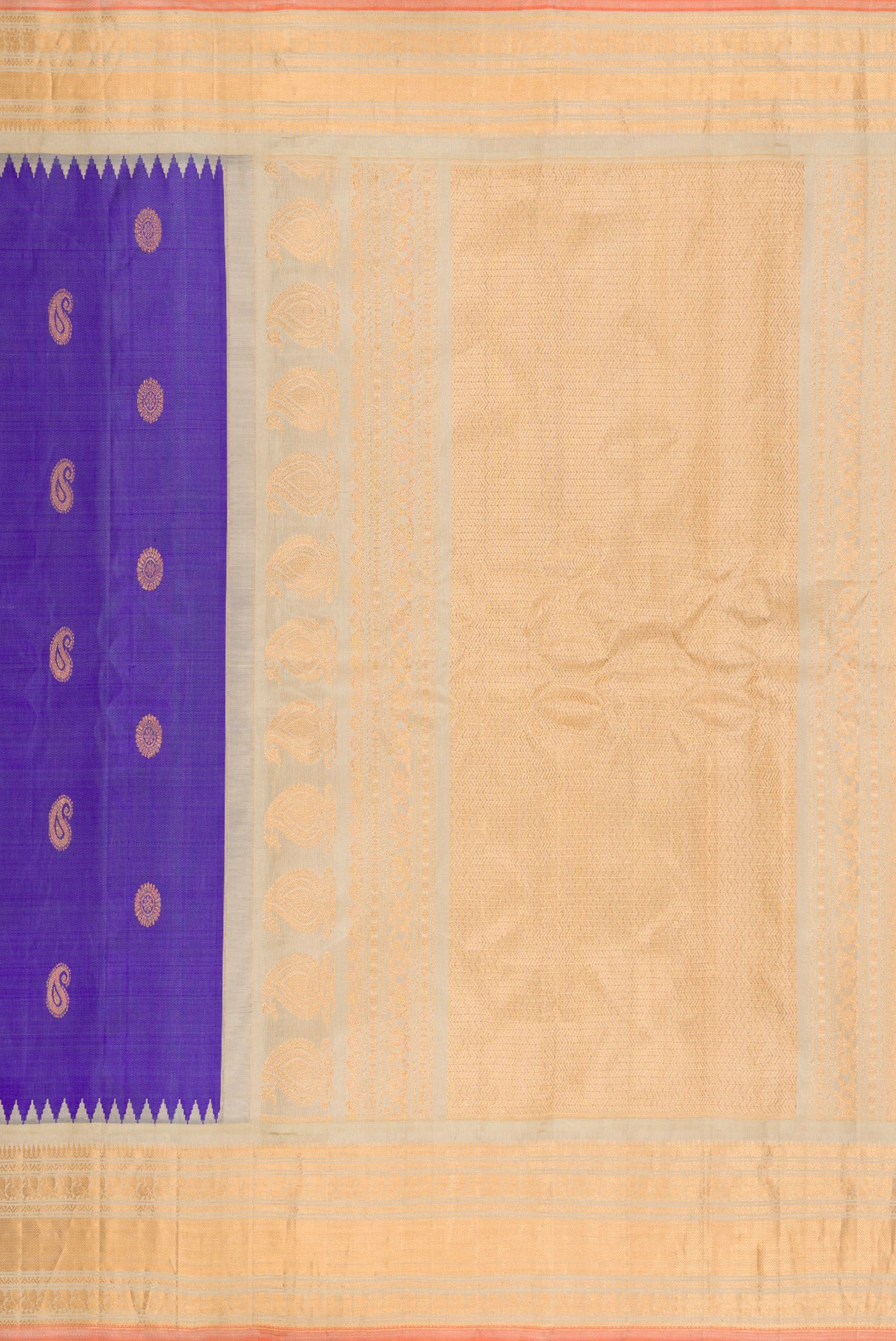 Close up image of the pallu of Blue Gadwal Silk Saree with Zari Butta on the body and Zari Border. 